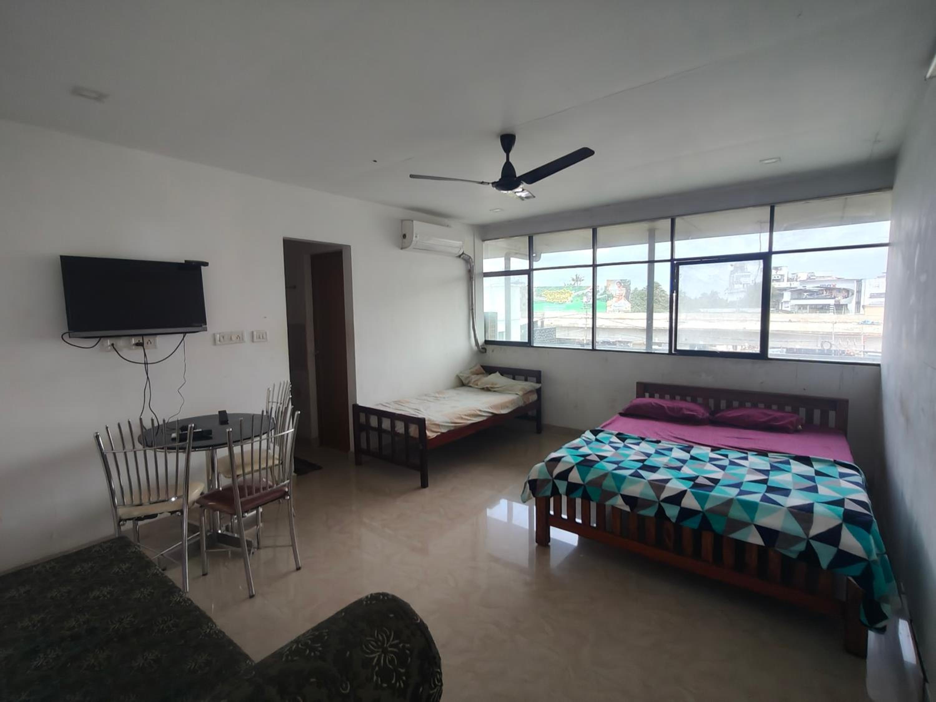 Budget Double Room photo 3