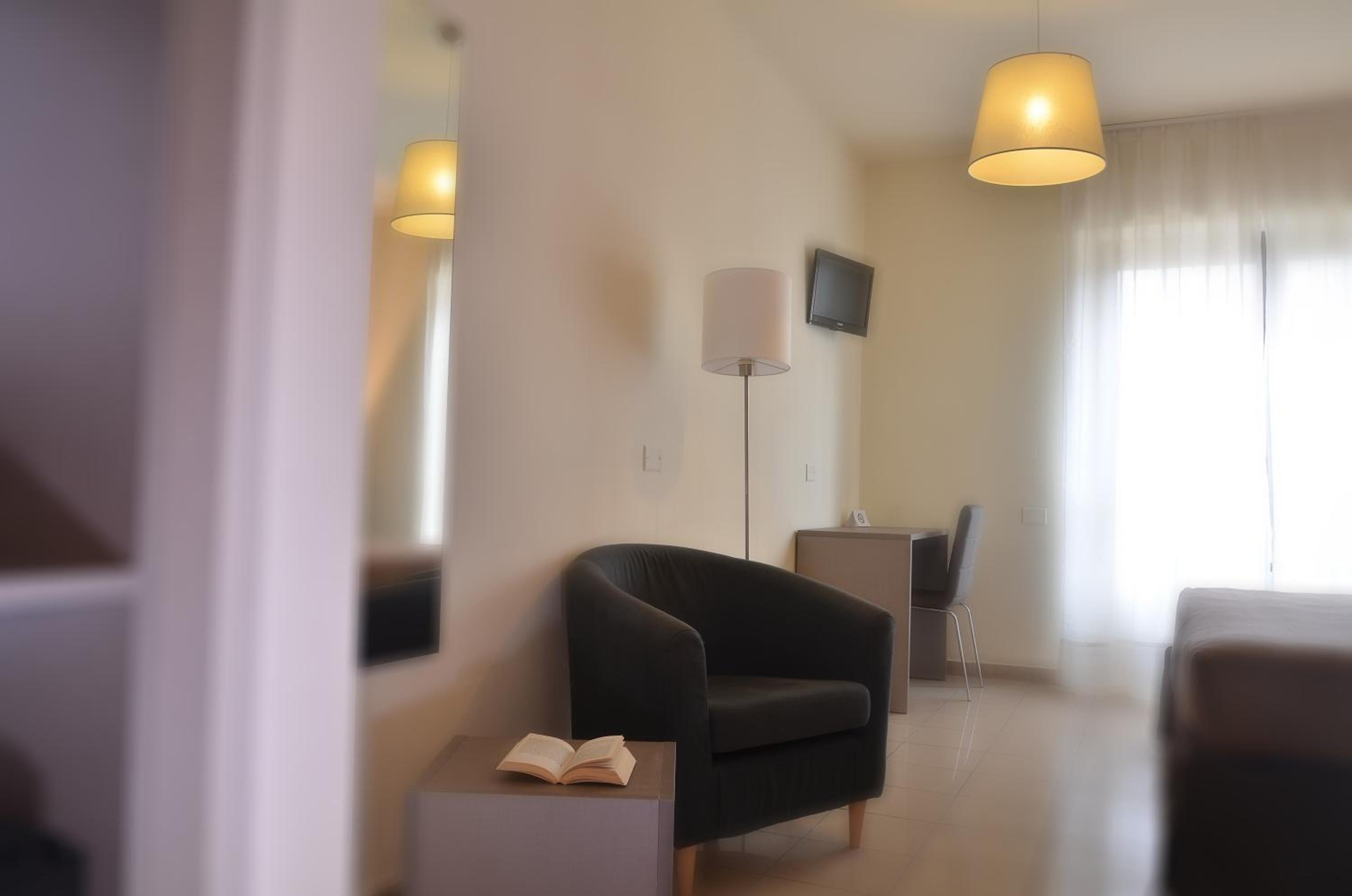 Double or Twin Room - Photo 2