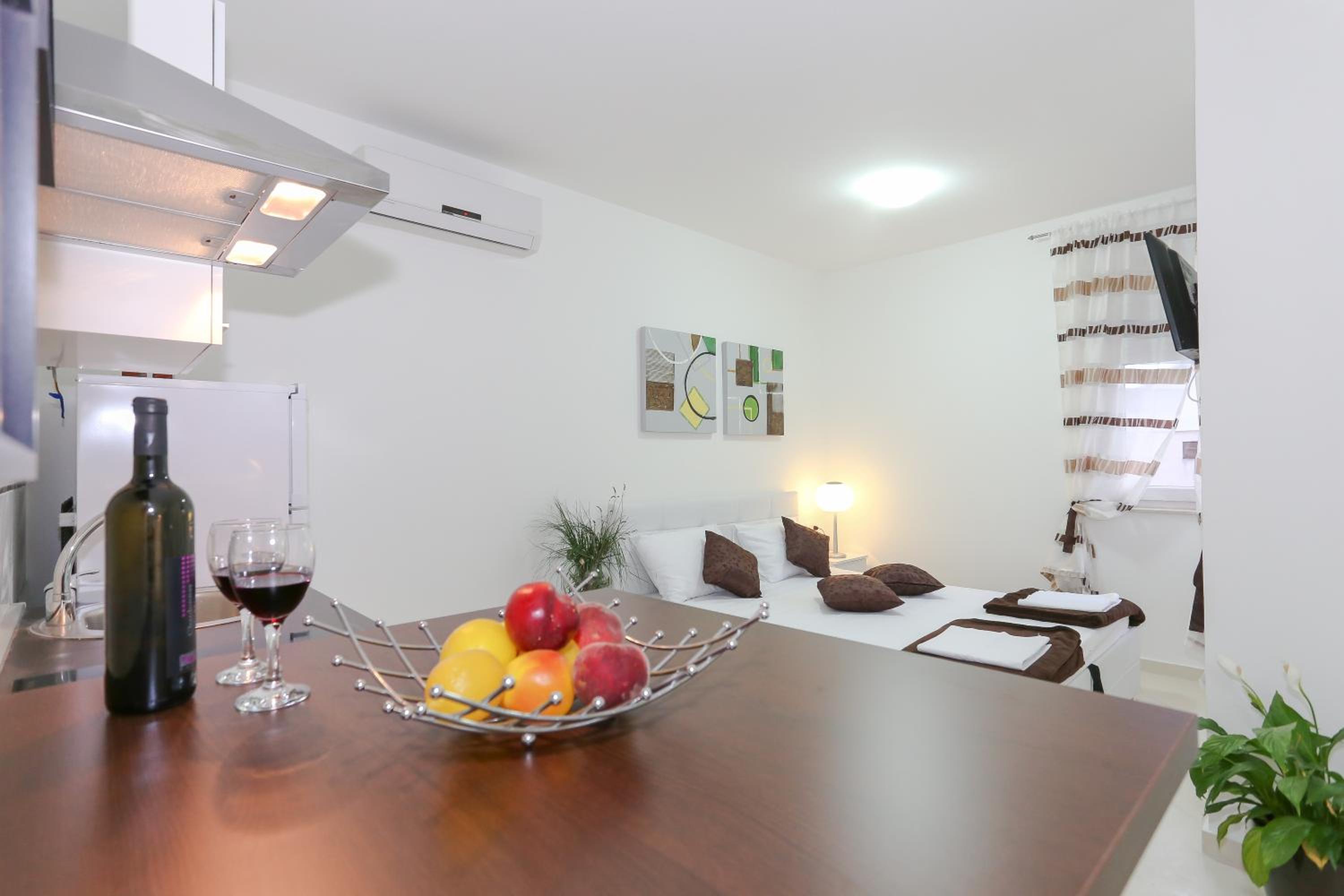 Studio Apartment photo 2