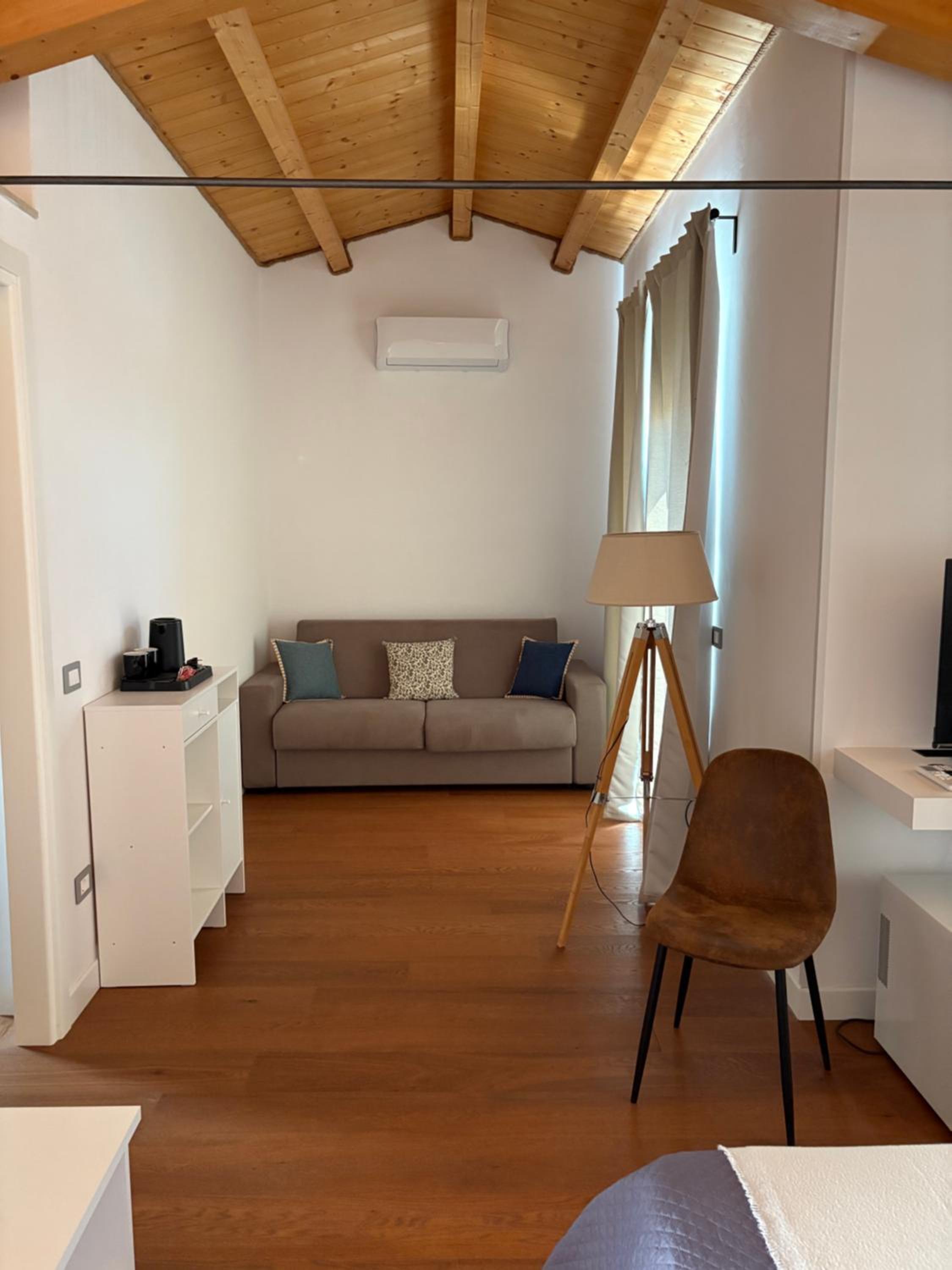 Large Double Room photo 3