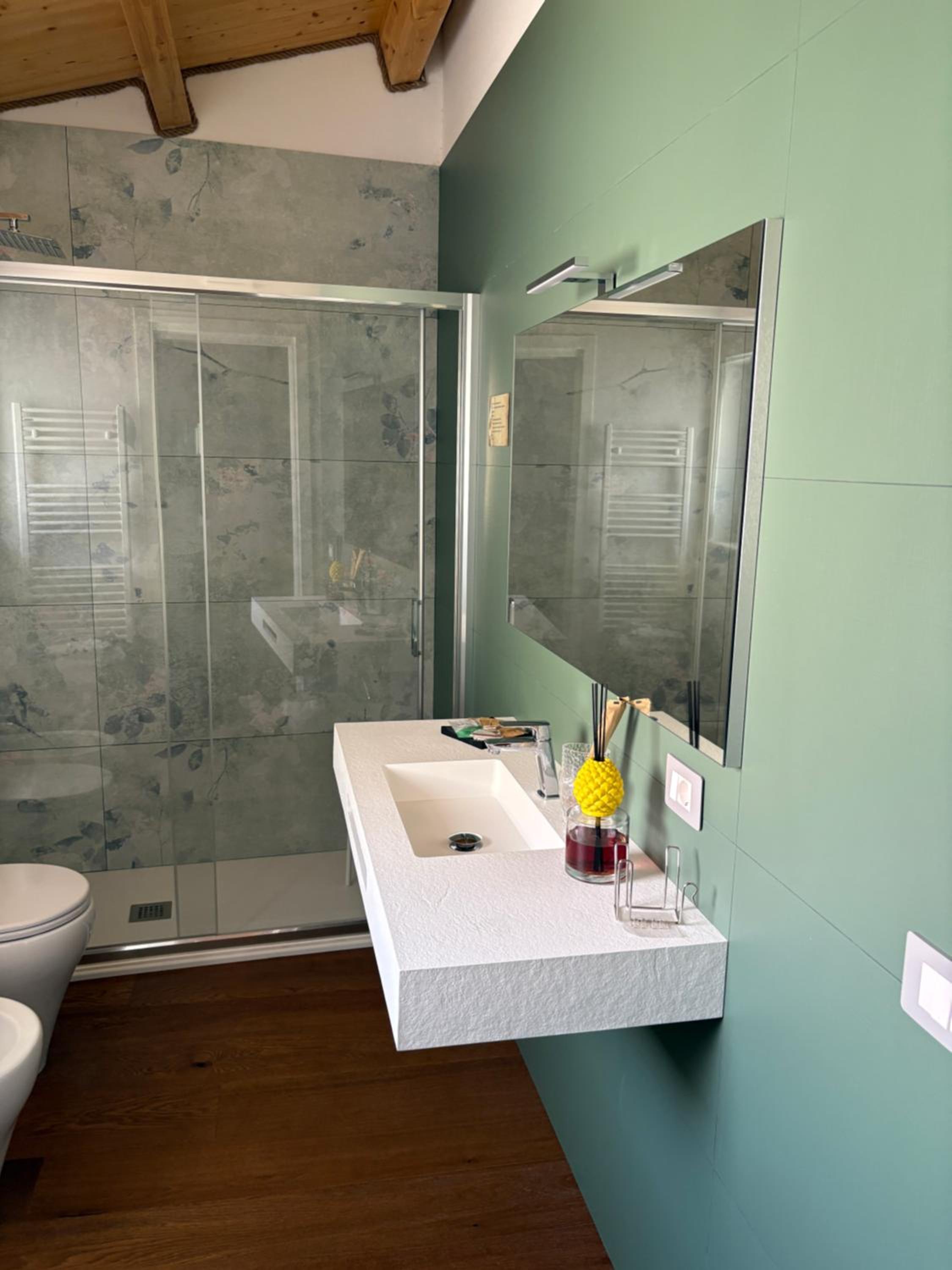 Large Double Room photo 1
