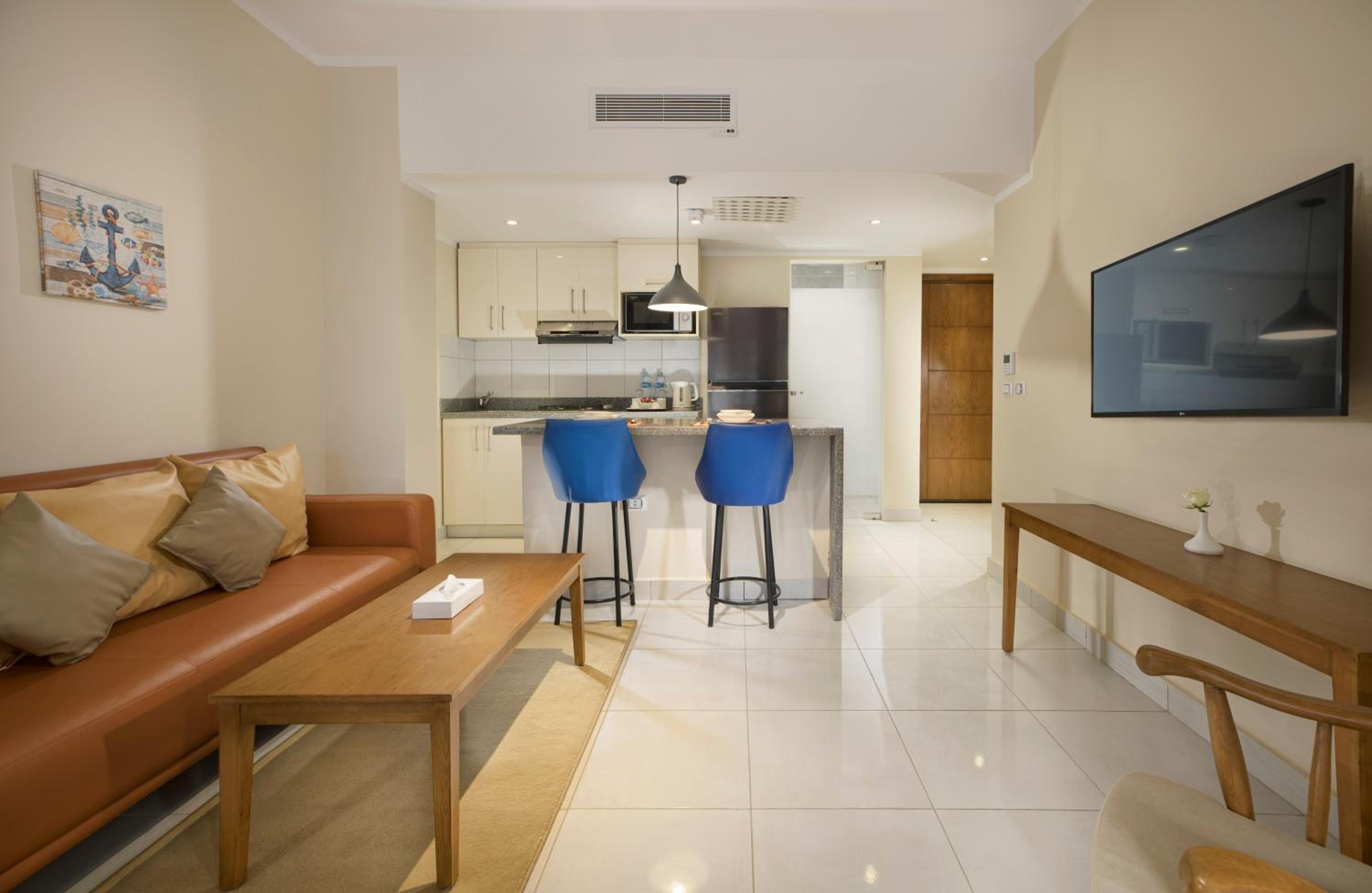Two-Bedroom Apartment - Photo 6