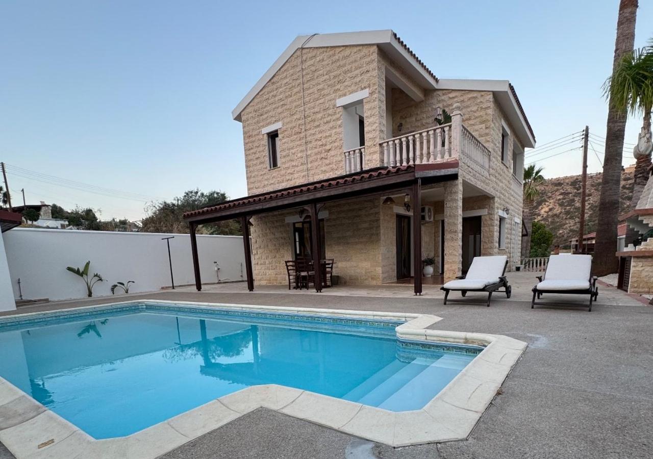 Villa with Private Pool photo 3