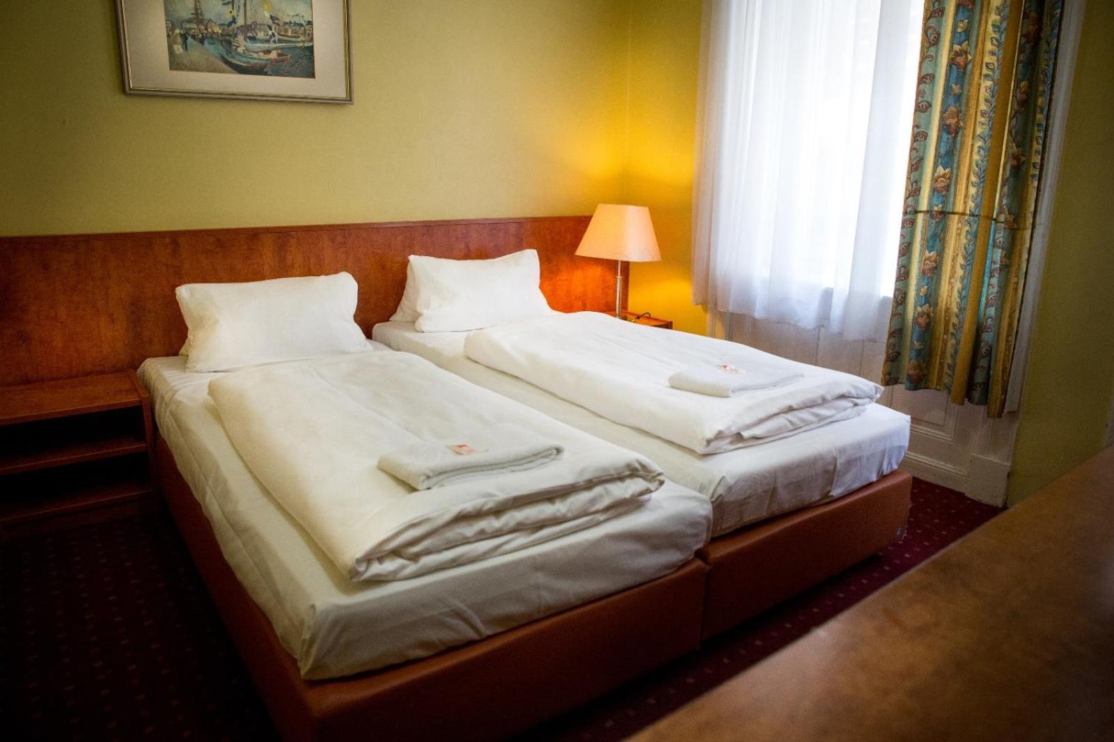 Budget Double Room - Photo 1