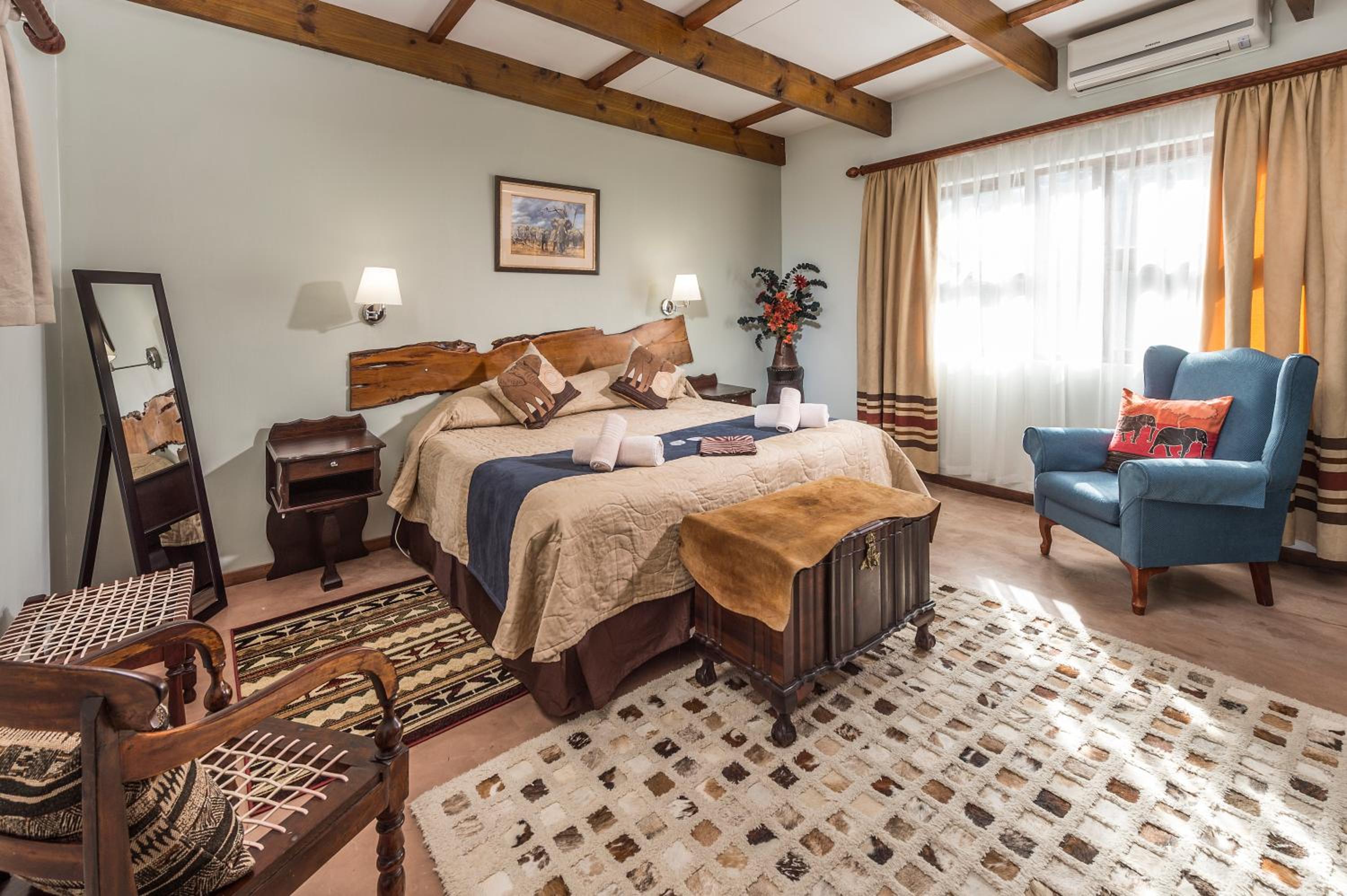 Standard Suite - Elephant photo 1