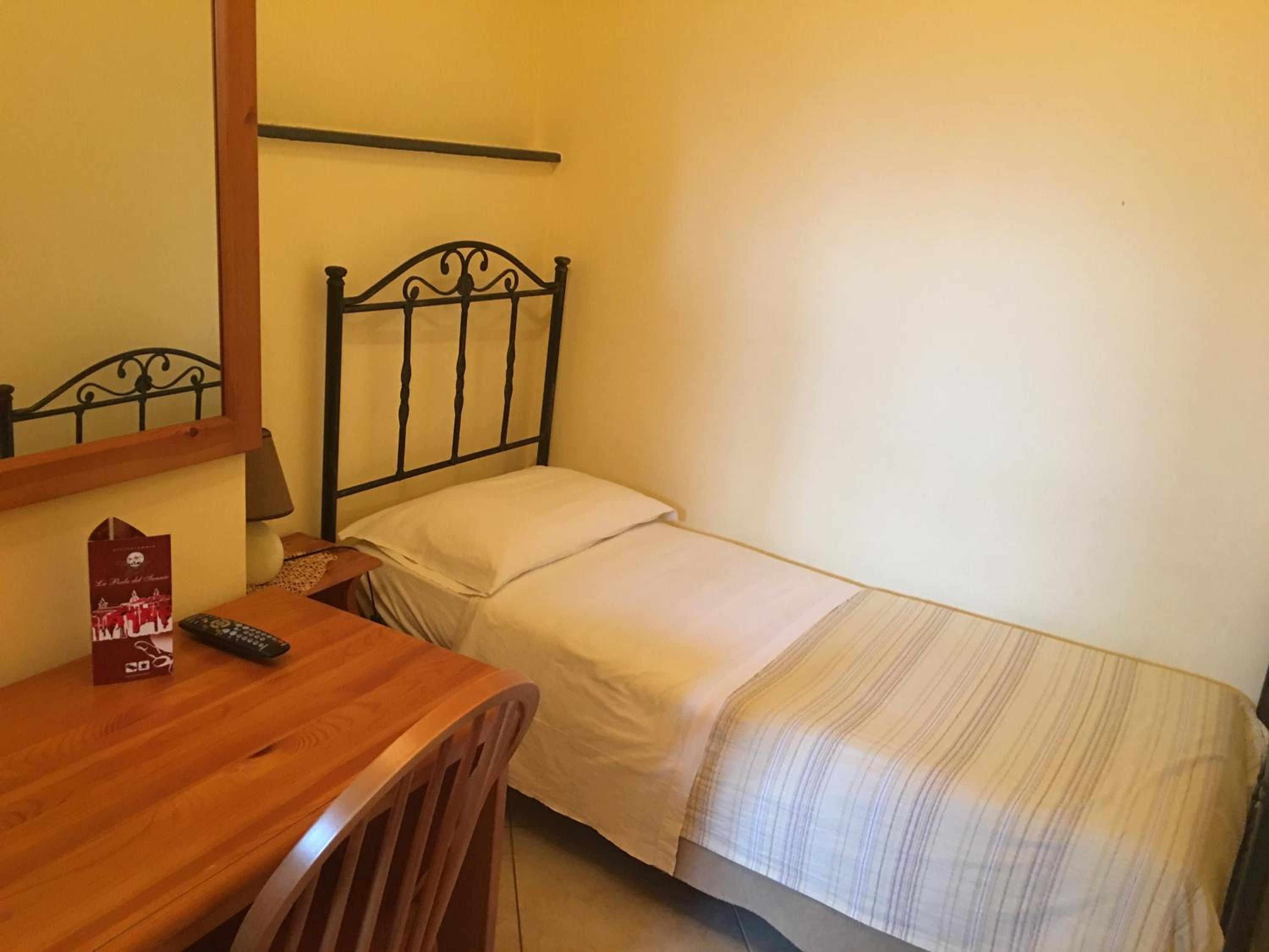Single Room photo 2