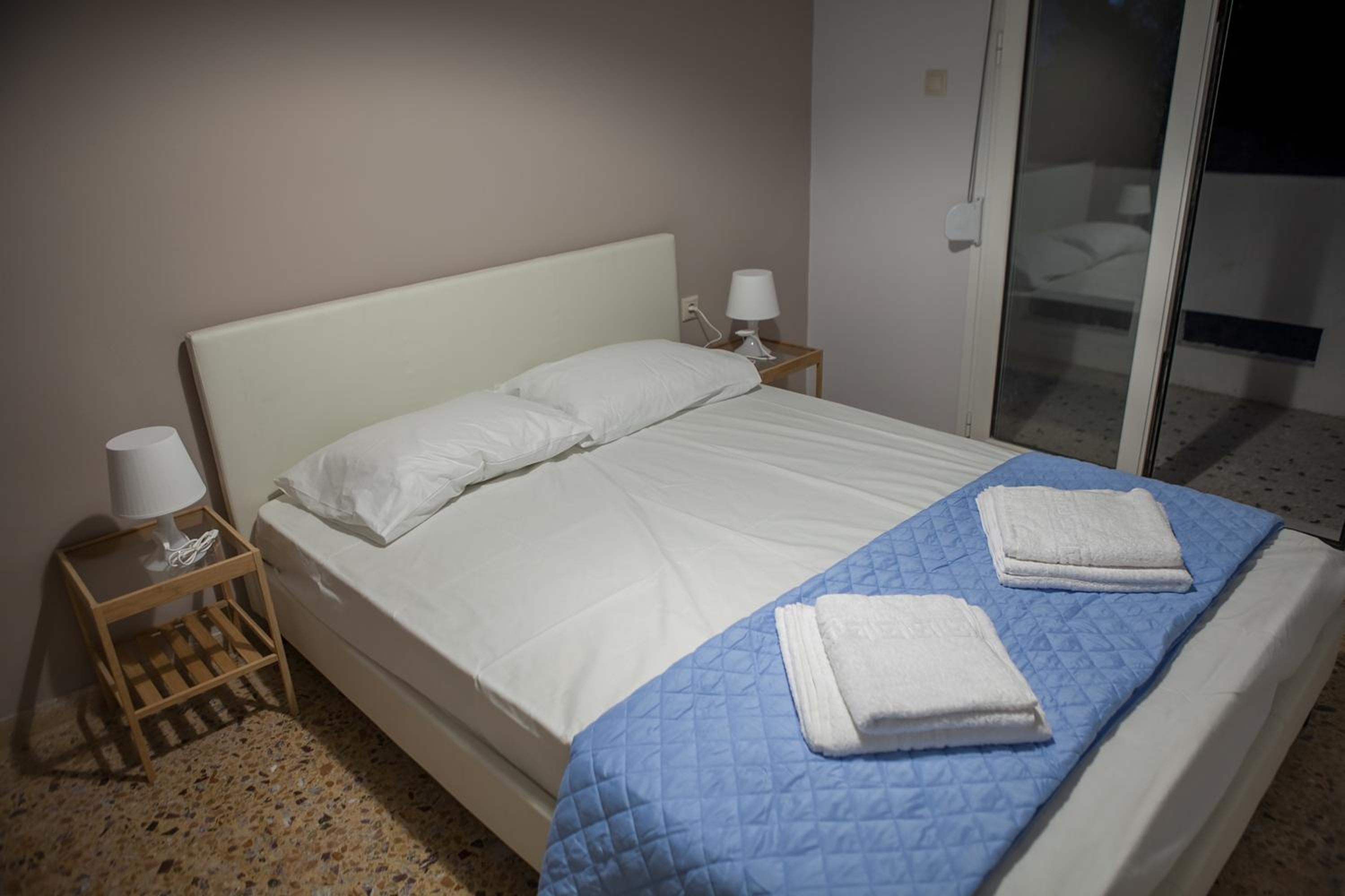 Apartment with Sea View - 07 - Photo 1
