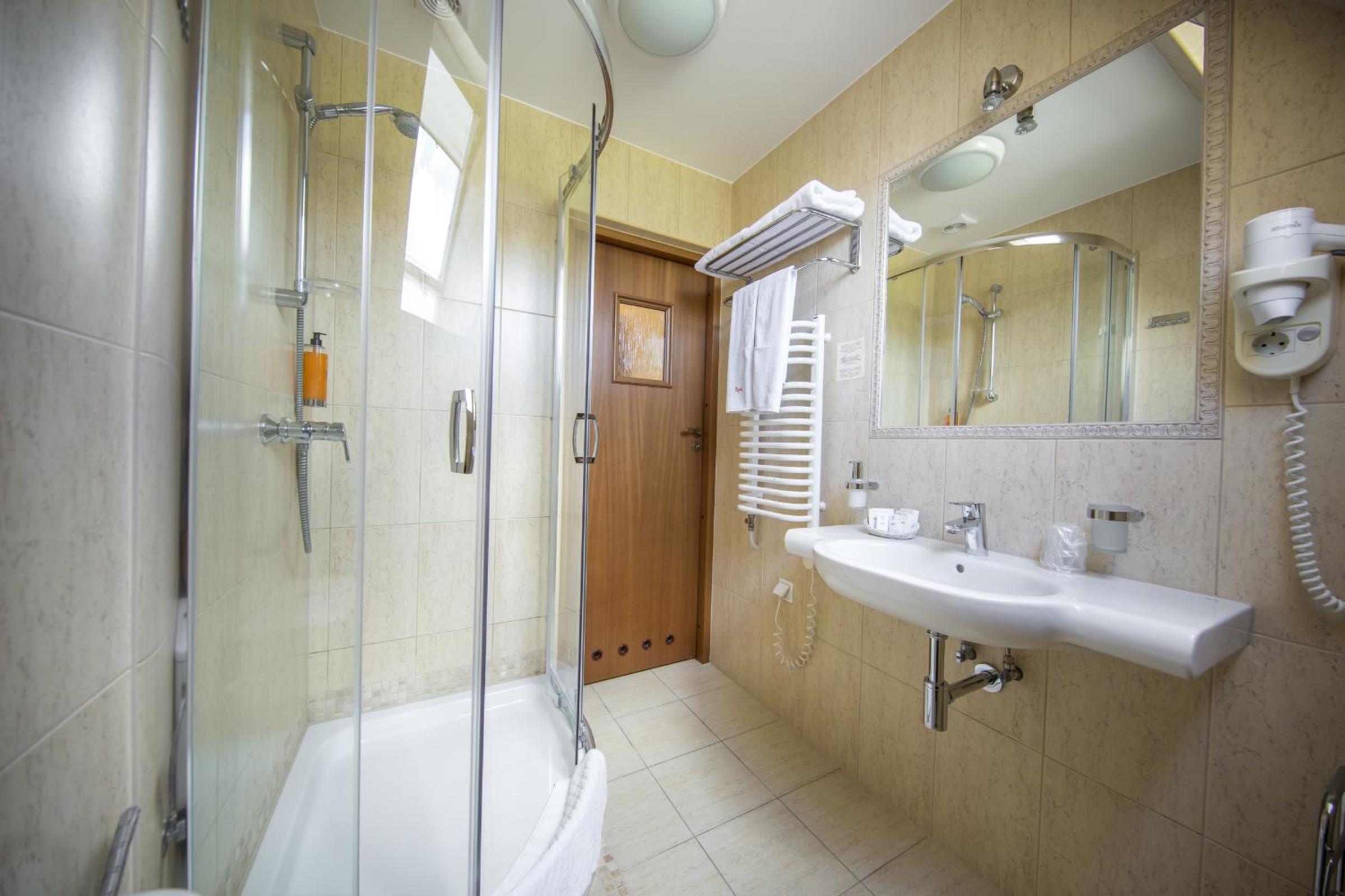 Double or Twin Room photo 3