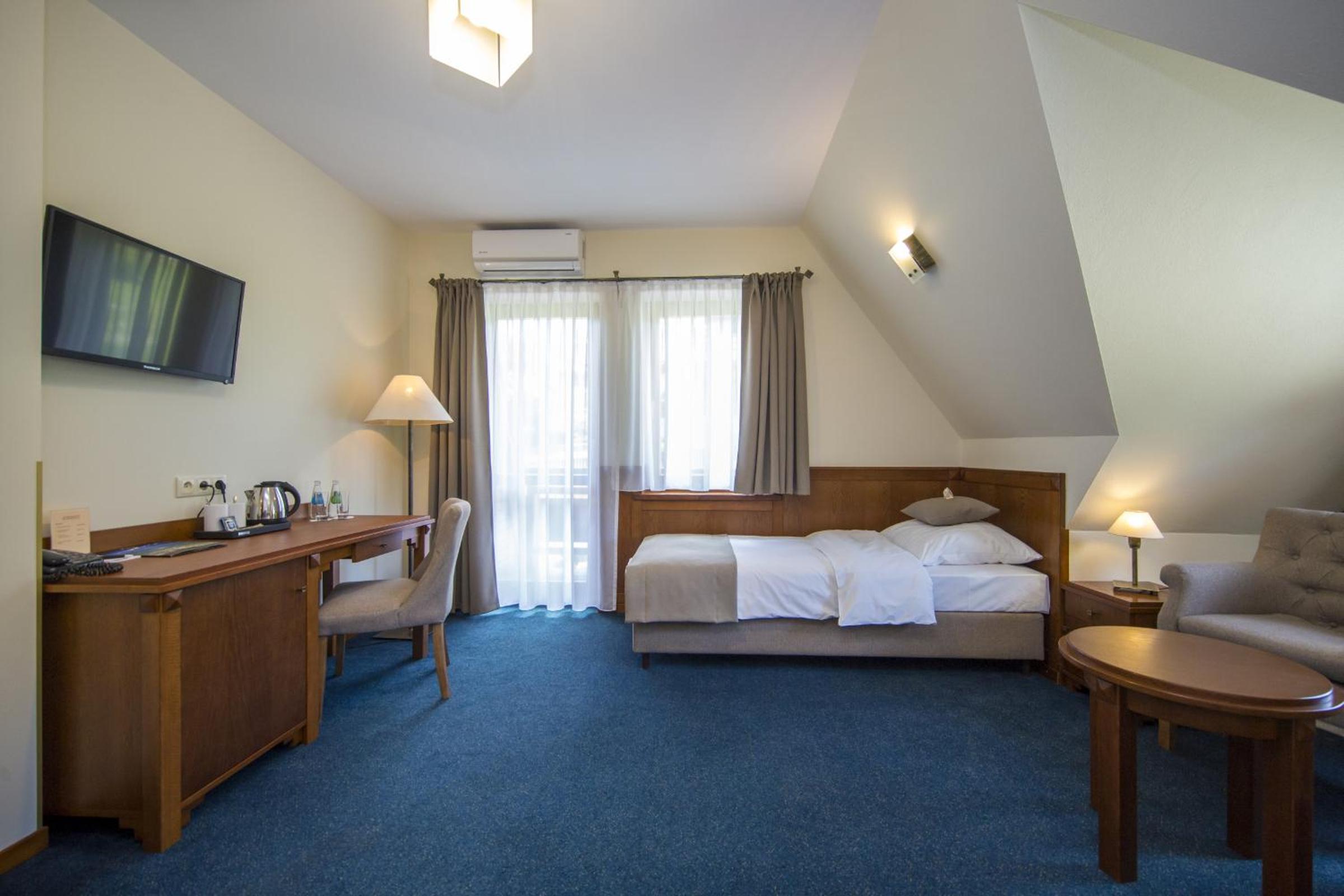 Double or Twin Room photo 2