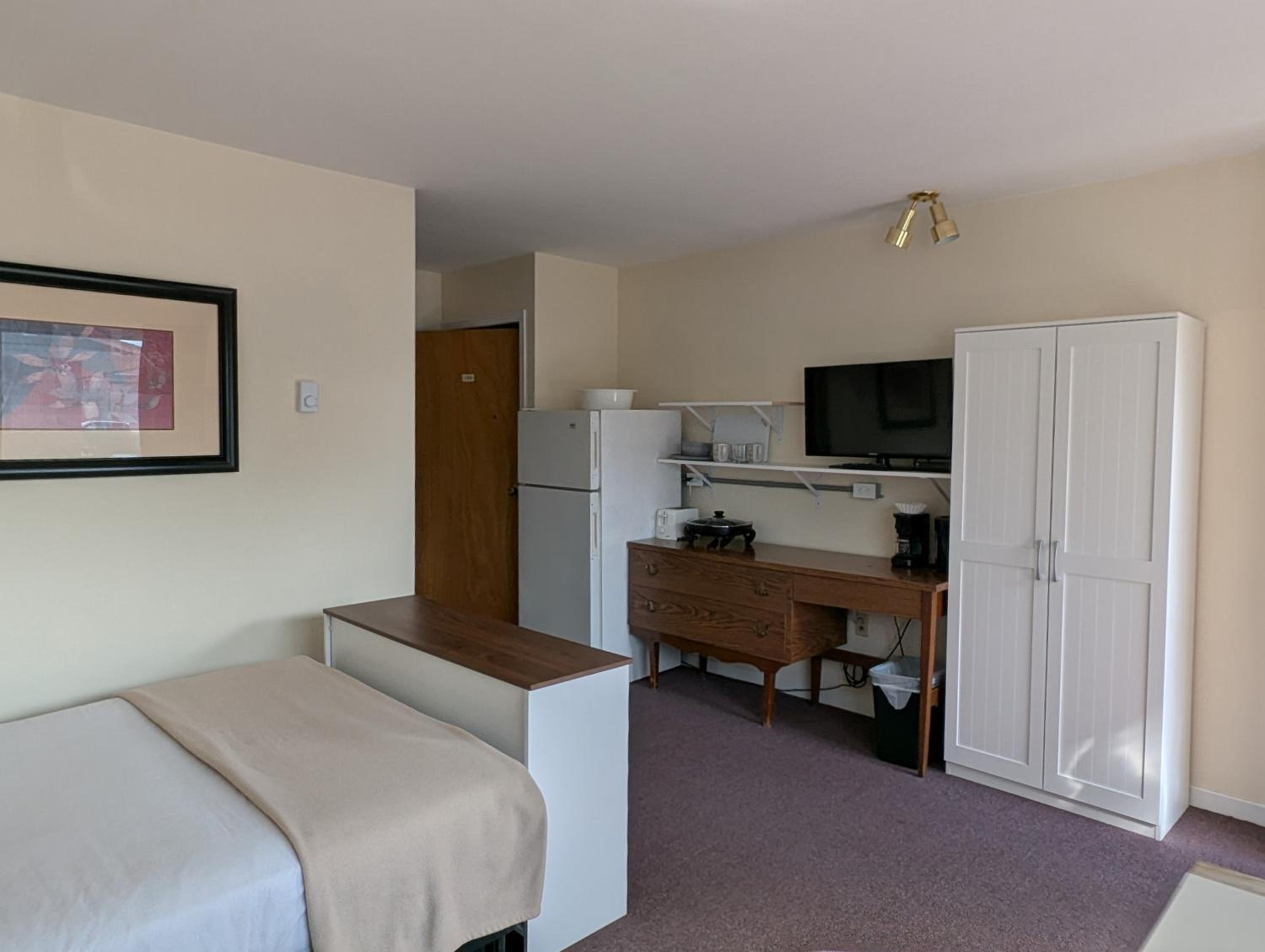 Economy Double Room photo 1