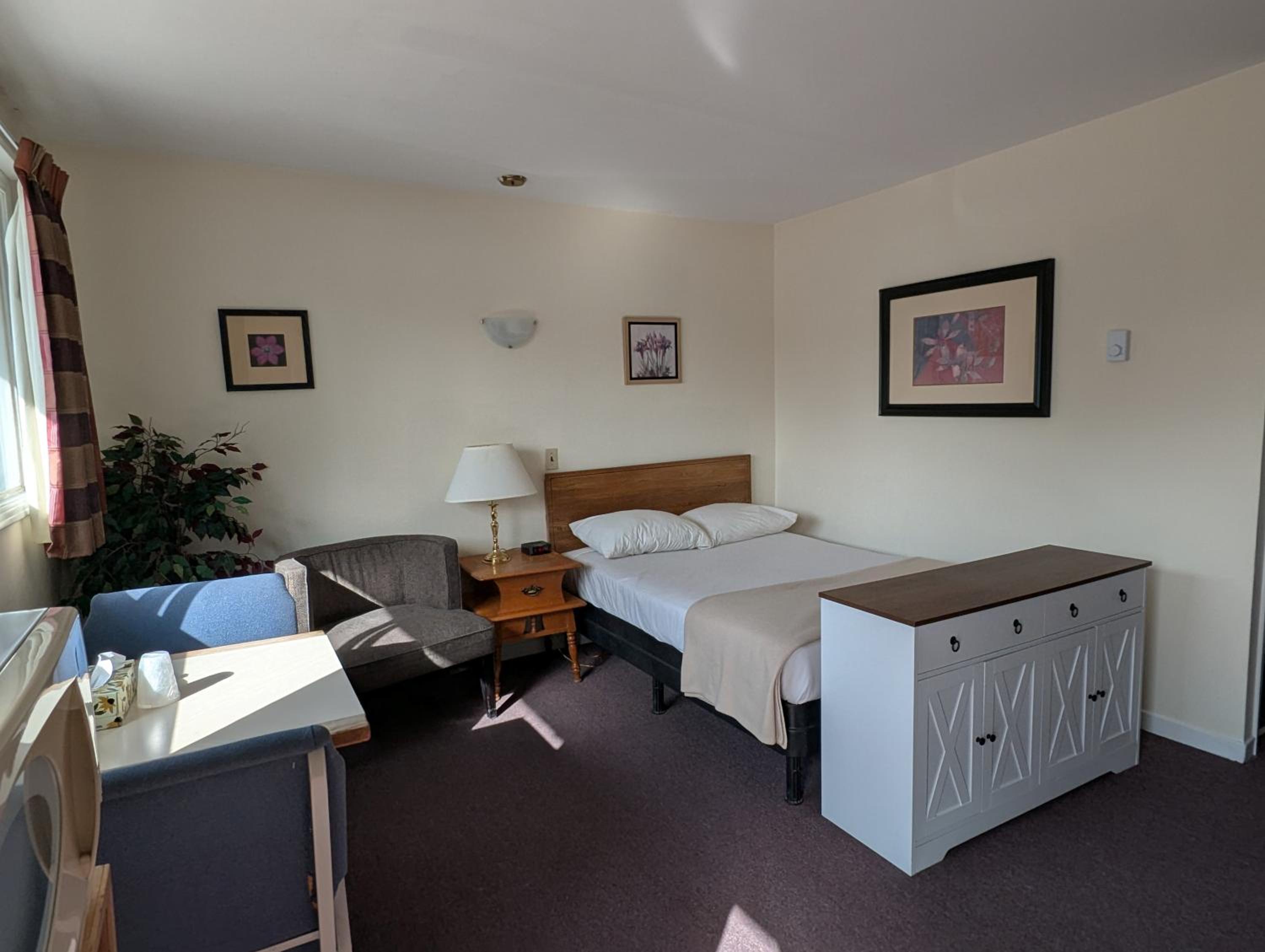Economy Double Room photo 2