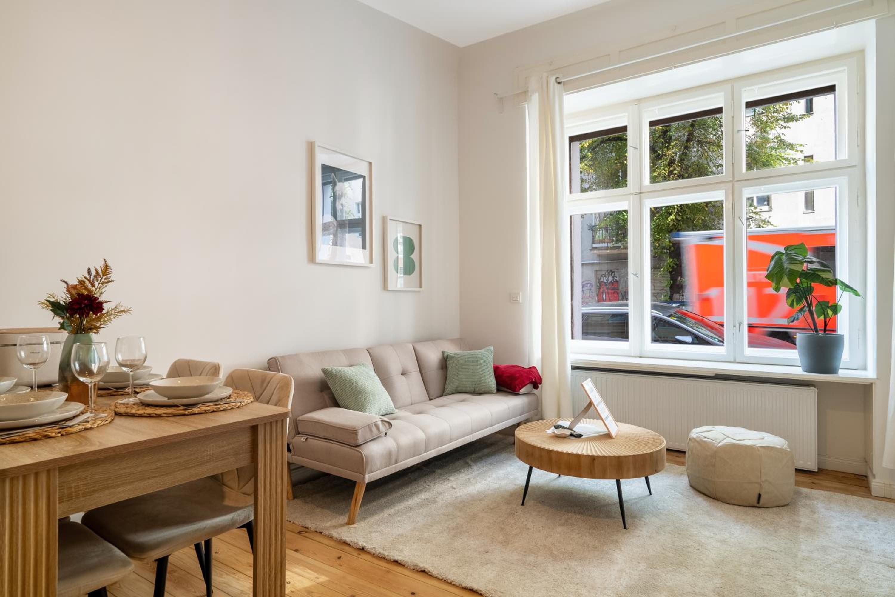 One-Bedroom Apartment photo 1