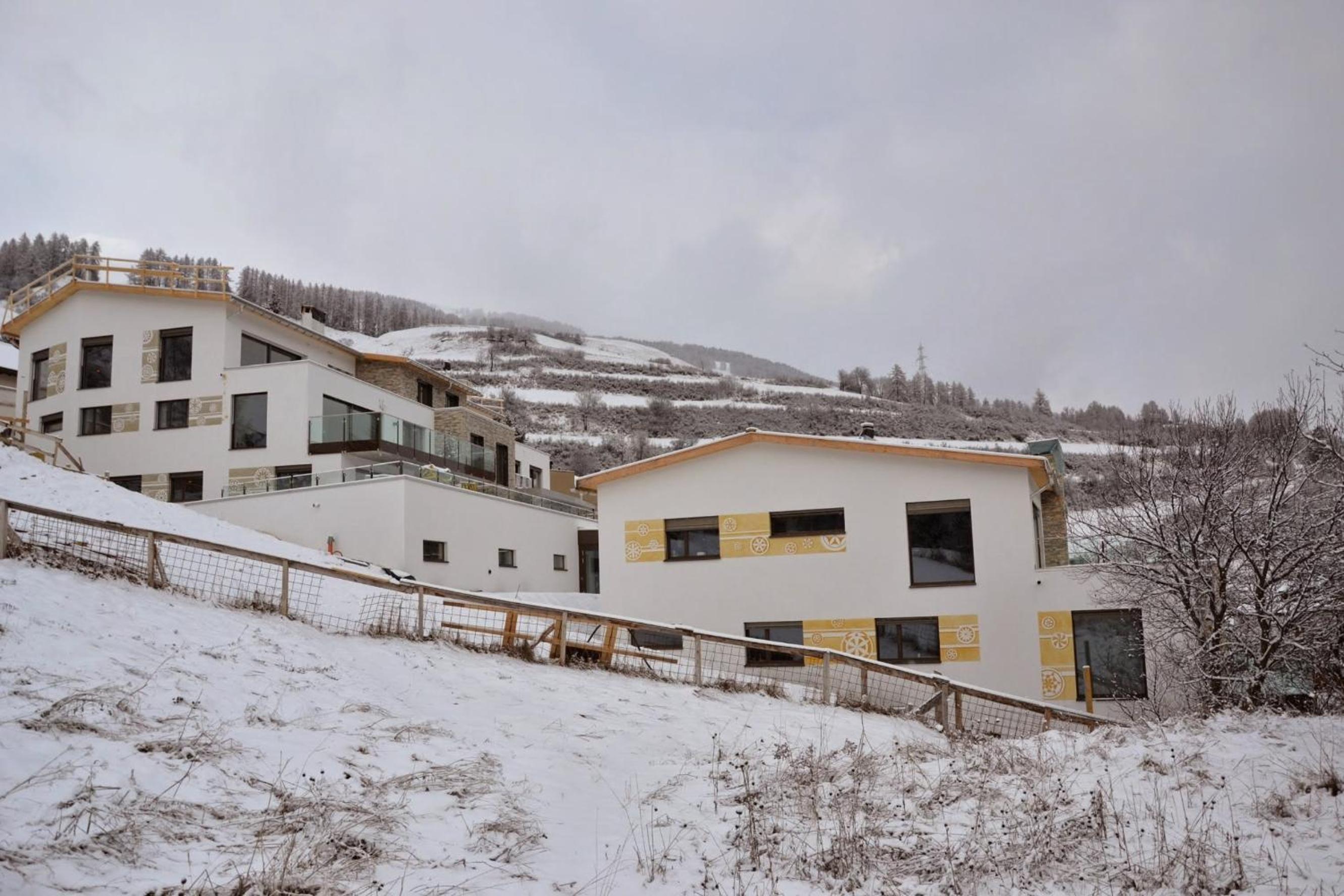 Apartment with Mountain View photo 2