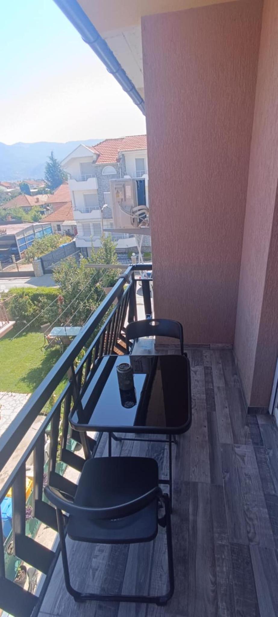 Apartment with Balcony photo 2