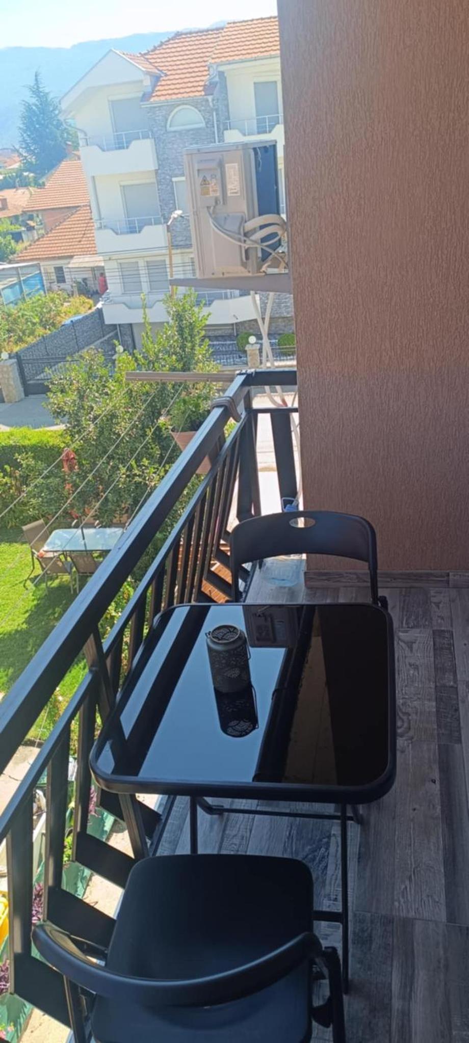 Apartment with Balcony photo 3