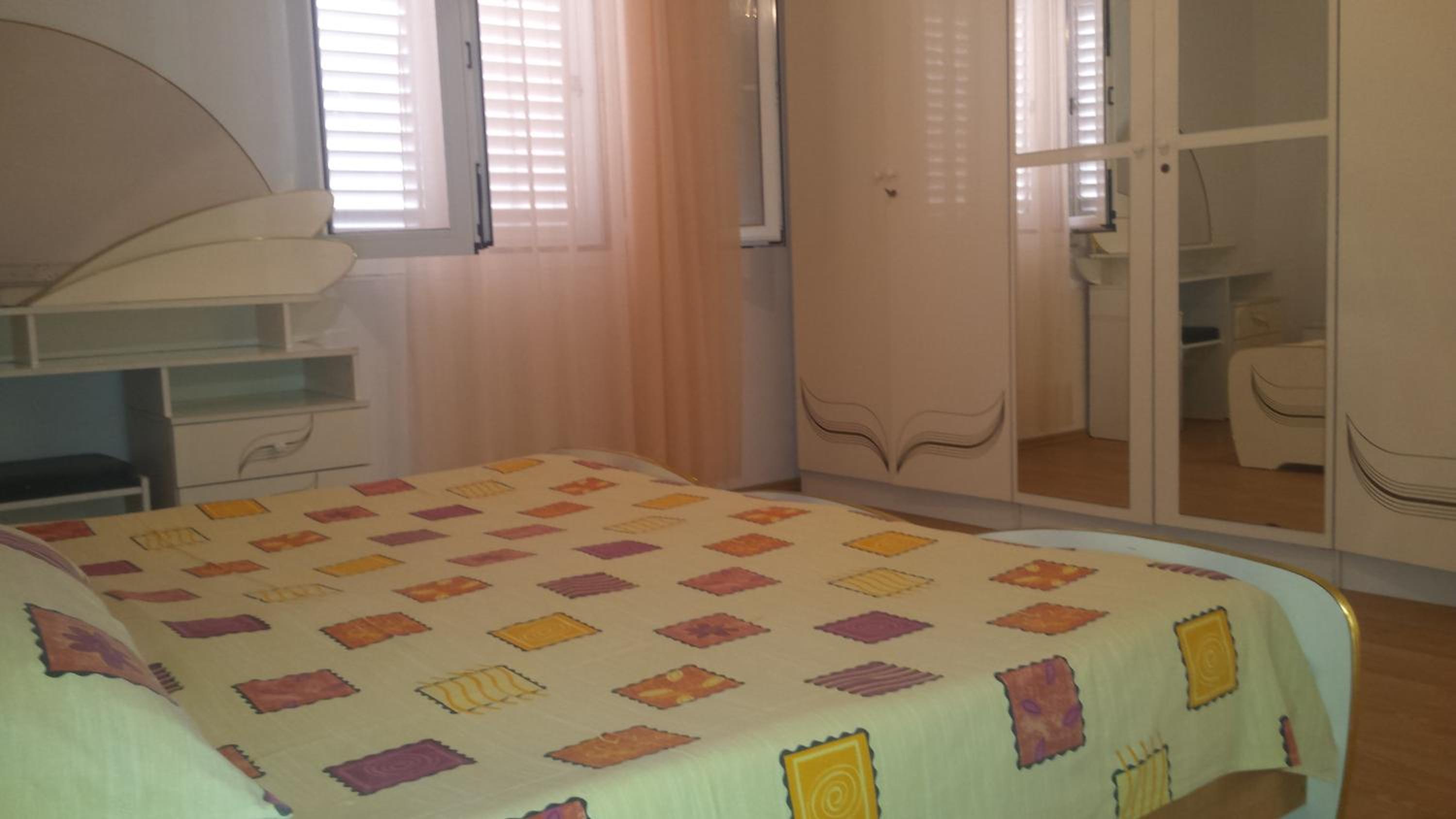 Three-Bedroom Apartment - Photo 5
