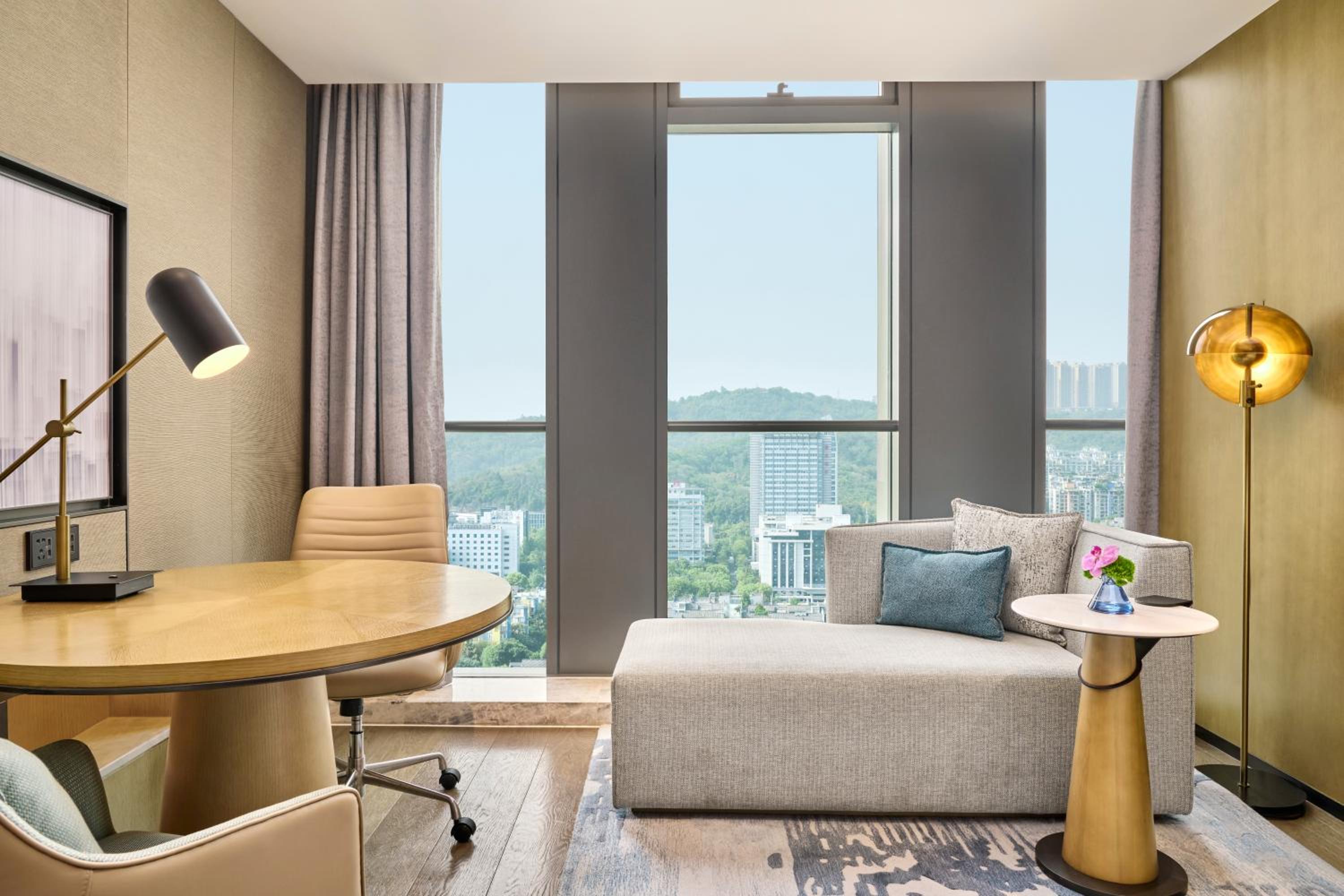 Superior King Room - Photo 5