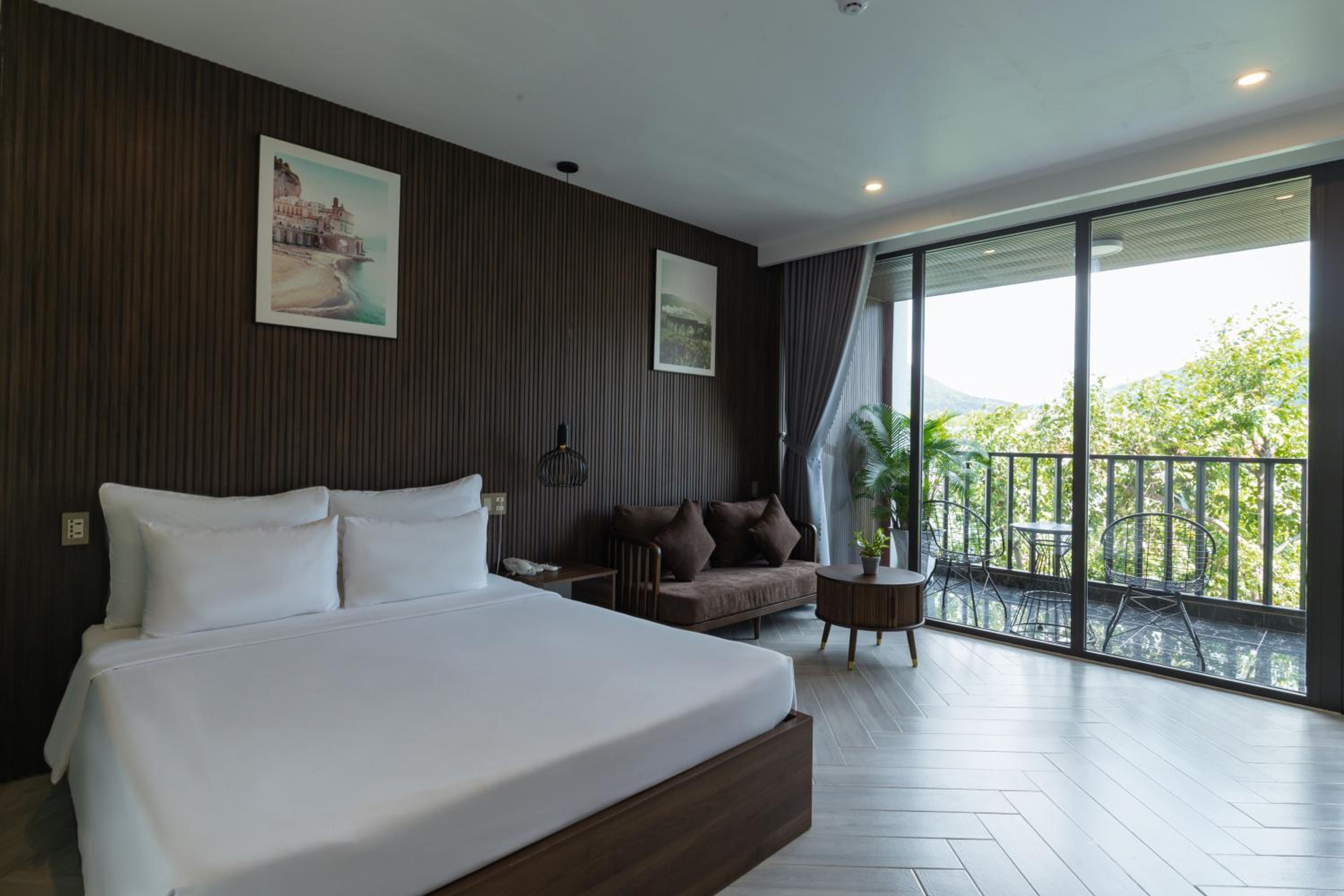 Deluxe Double Room with Balcony