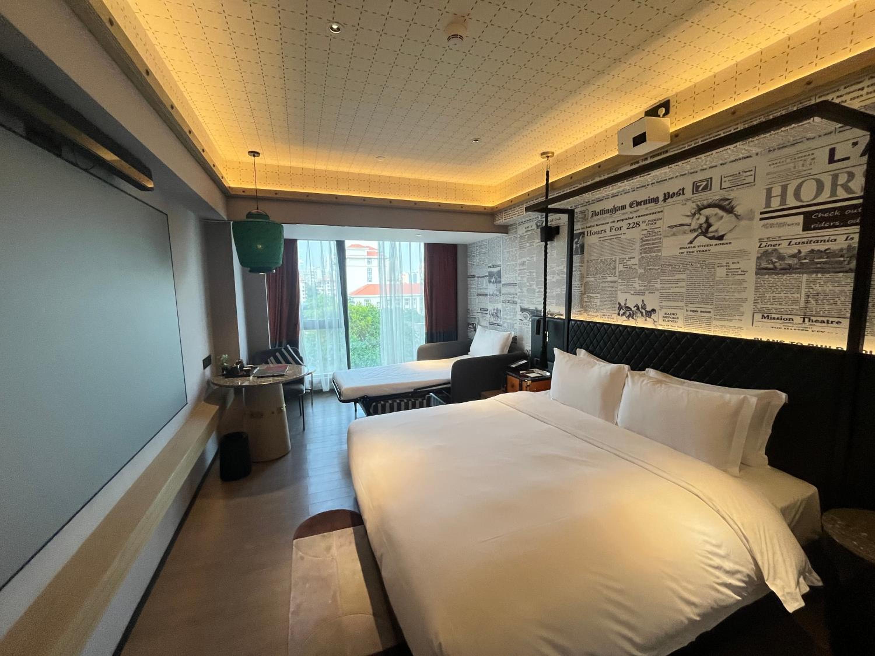 Deluxe Family Room