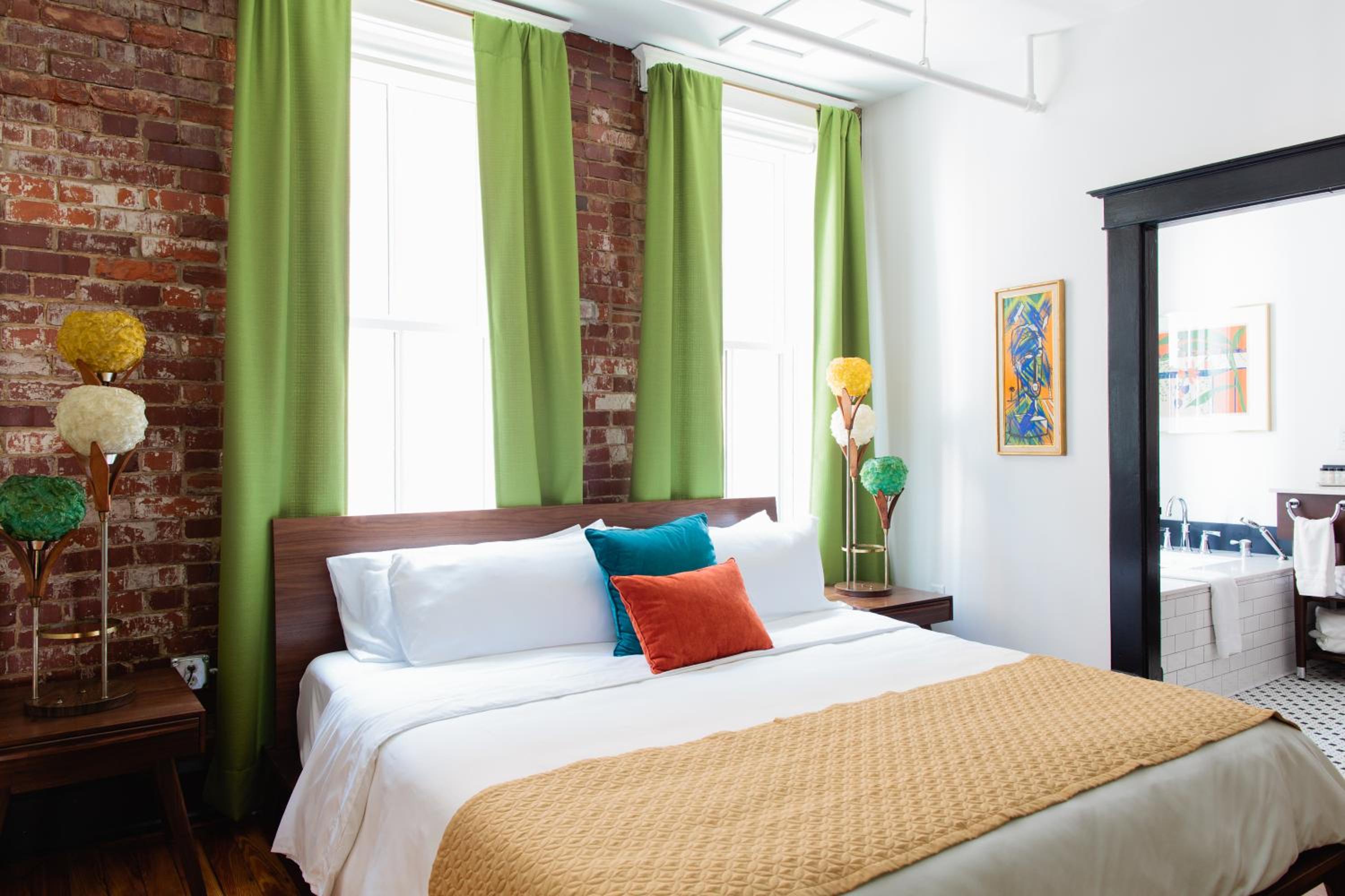Executive Suite - The Tiki - Photo 4