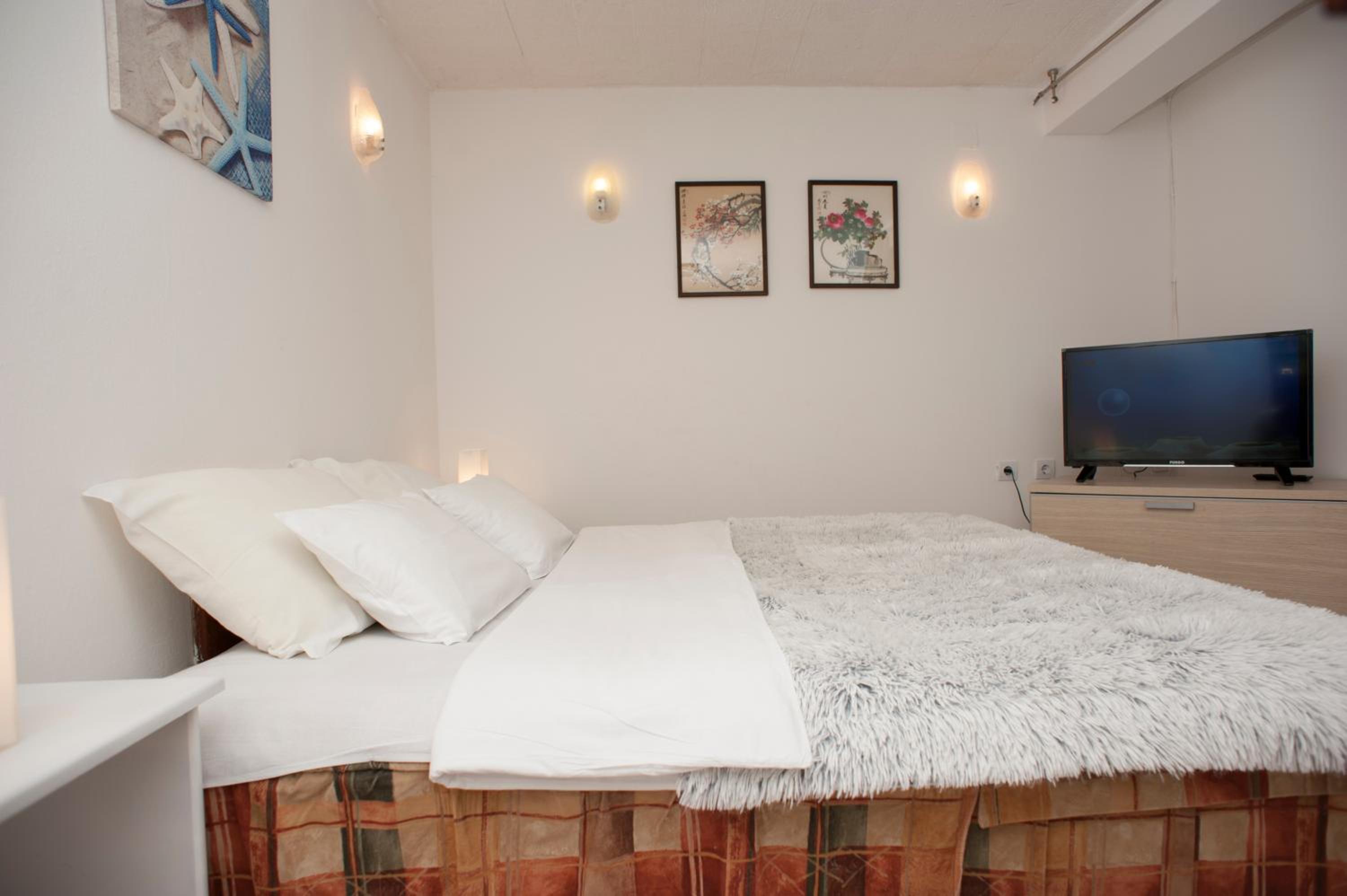 Comfort One-Bedroom Apartment (4 Adults)