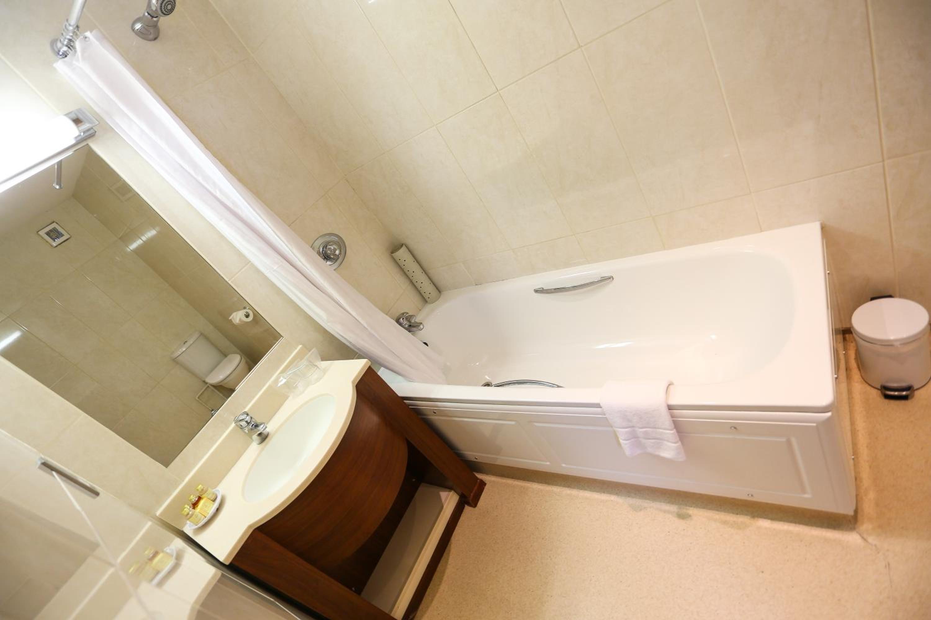 Superior Twin Room - Photo 2