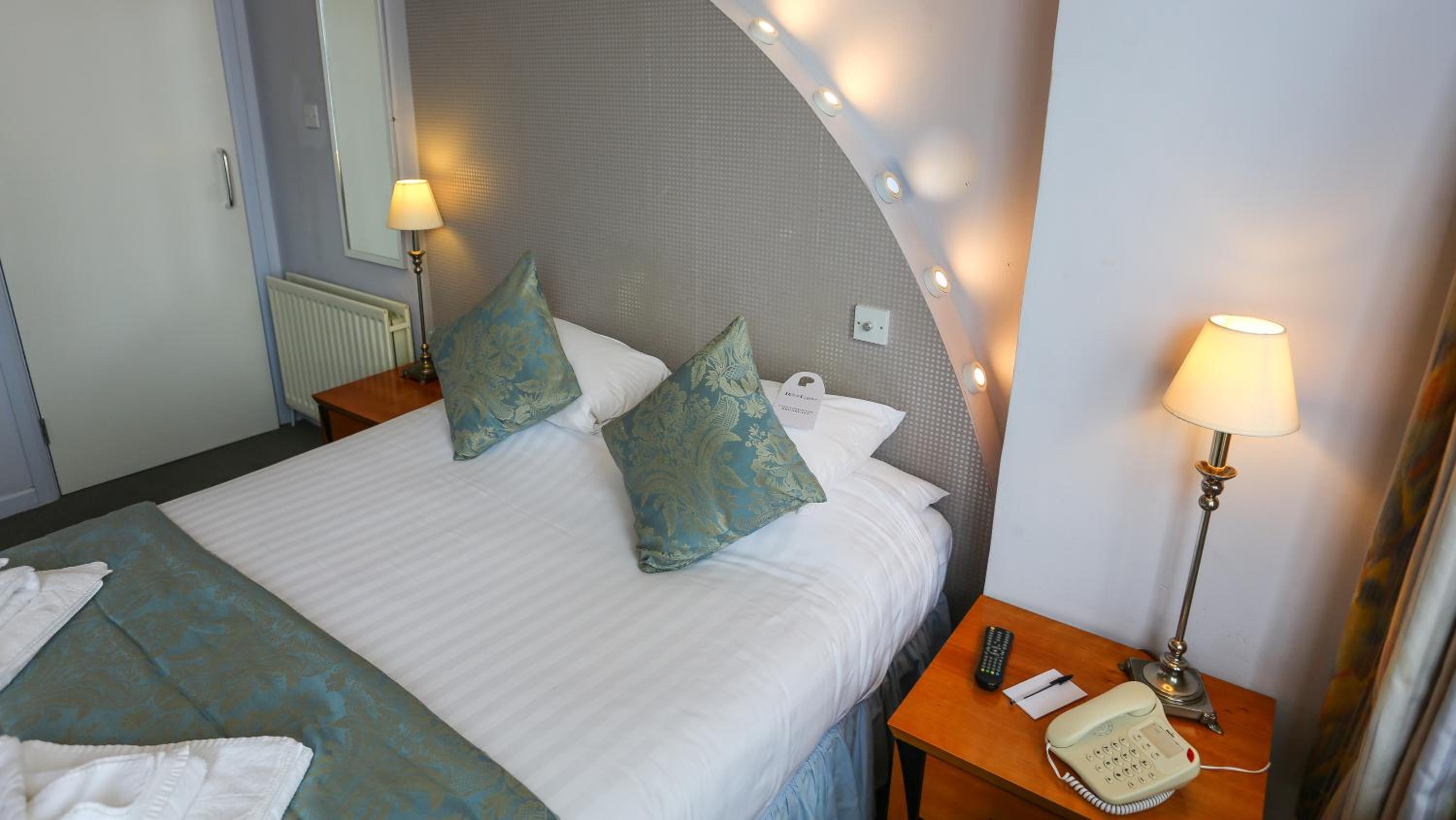 Executive Double Room - Photo 14