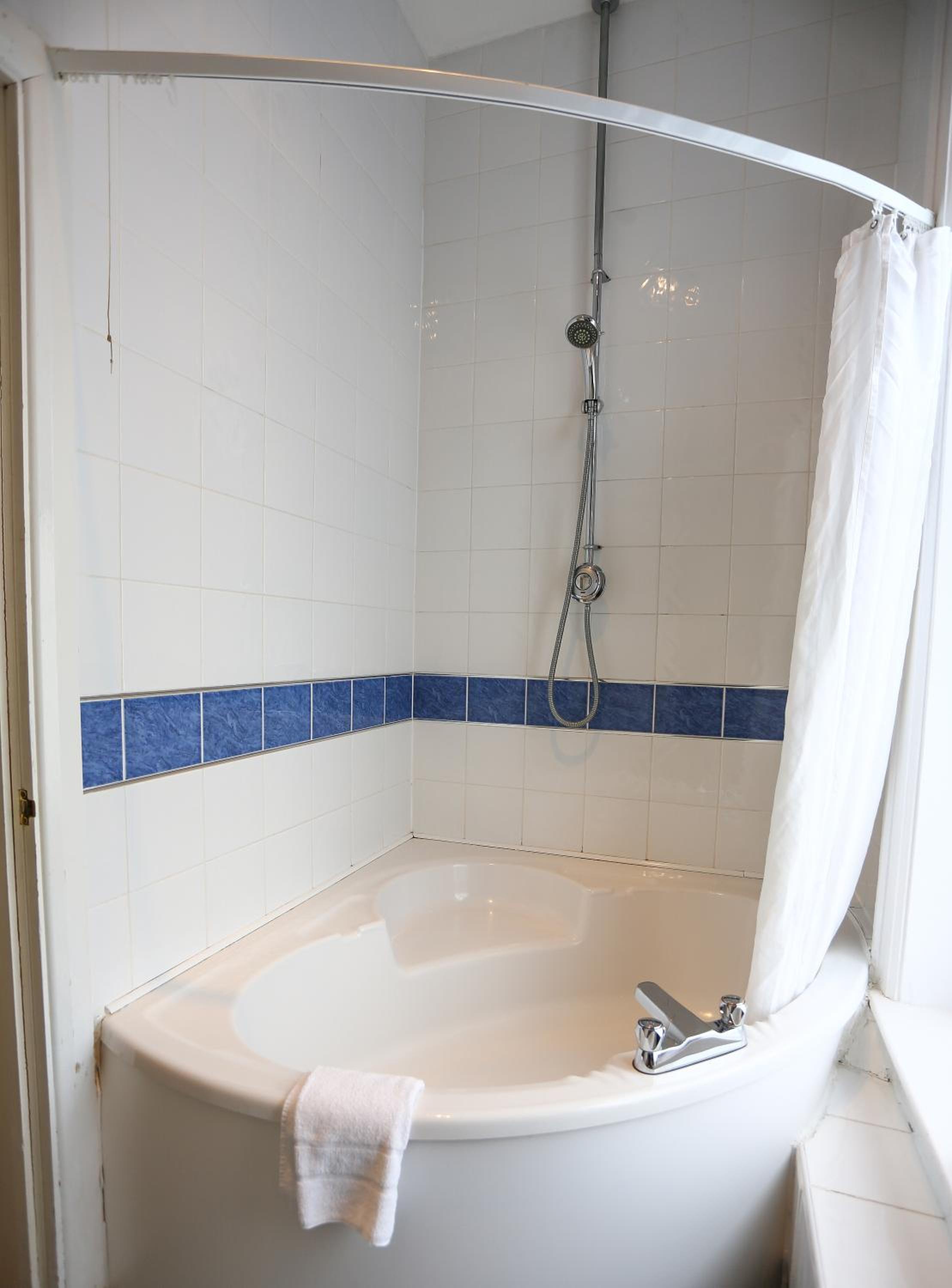 Executive Double Room - Photo 10