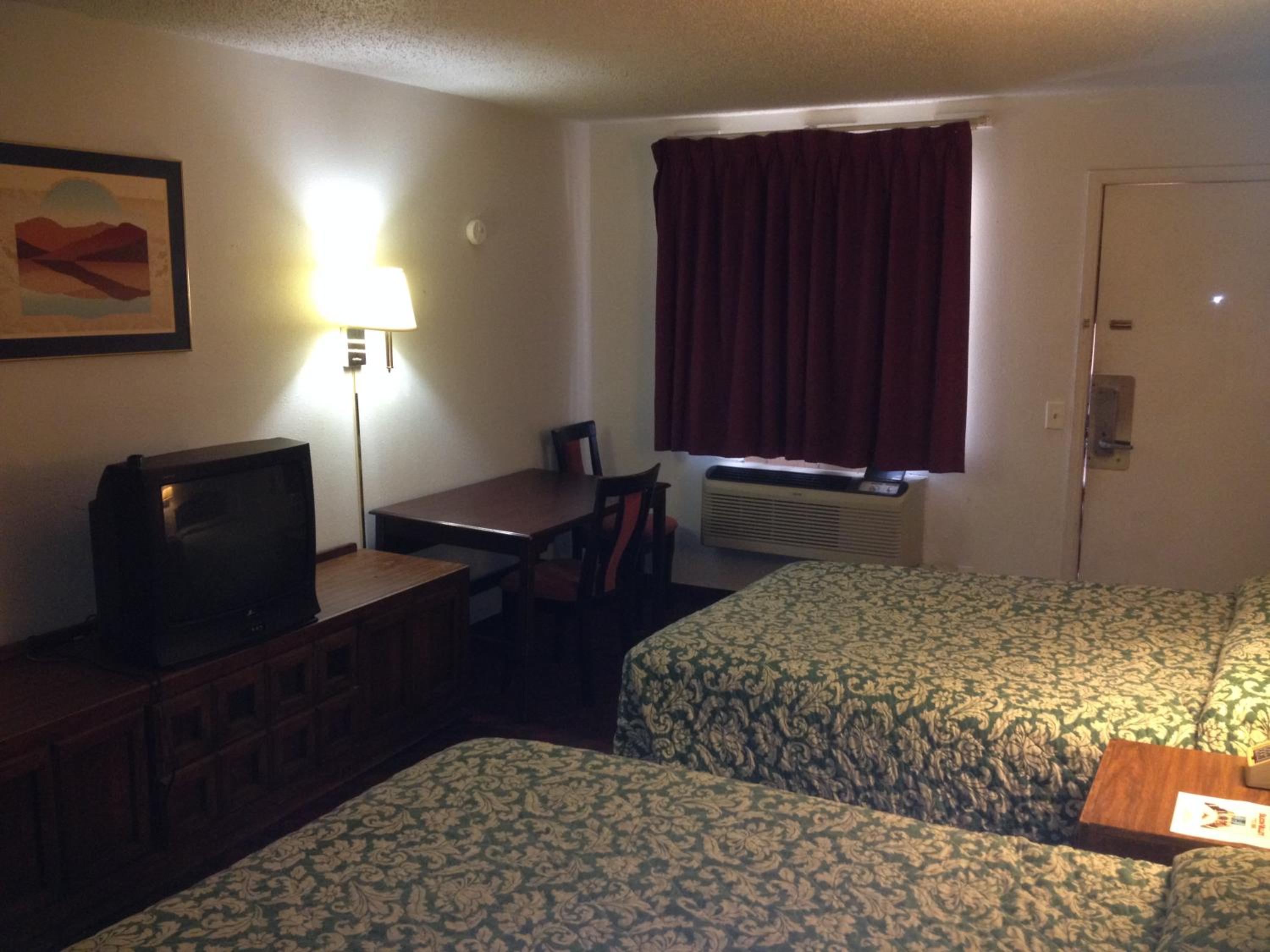 King Room - Non-Smoking - Photo 8