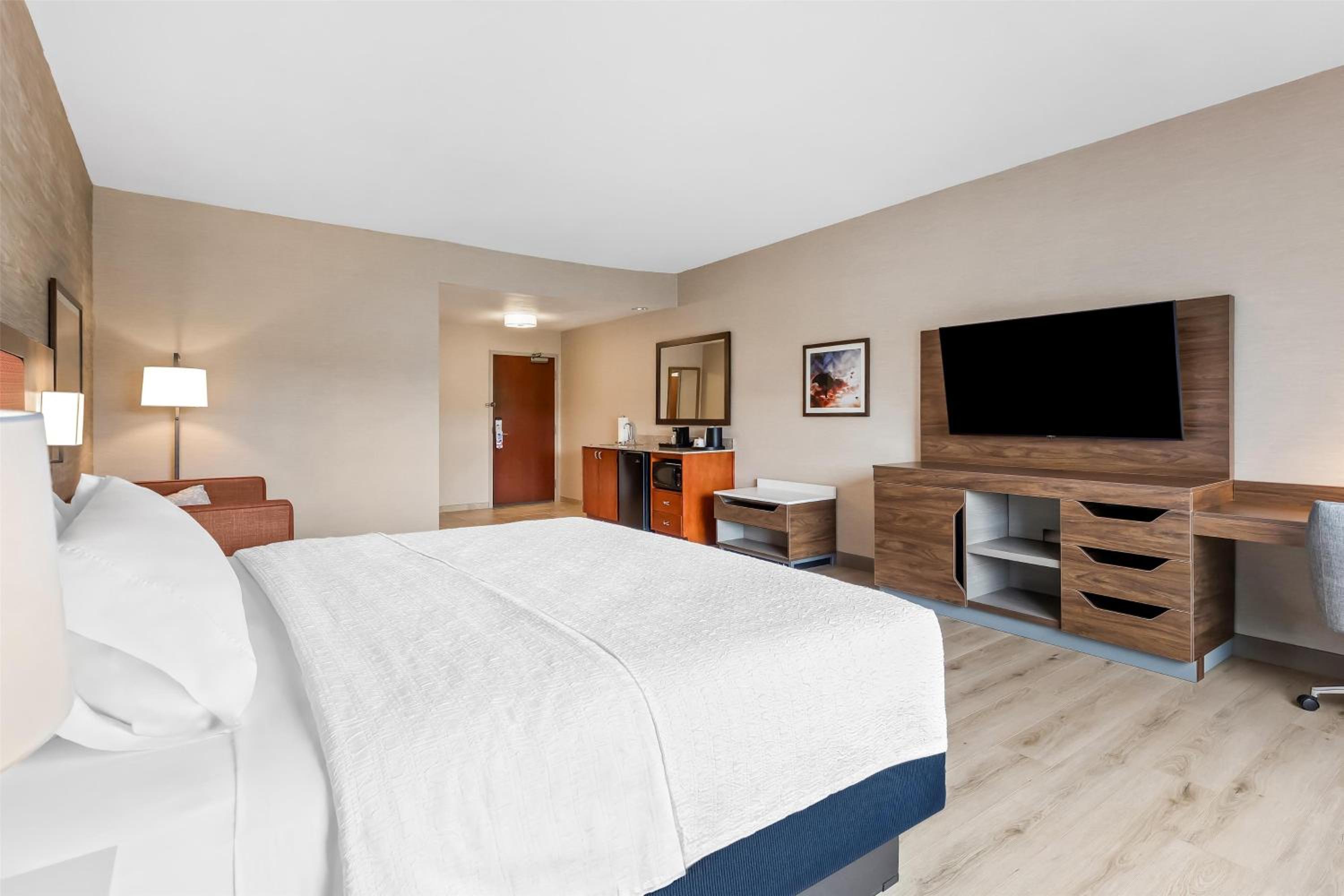 King Studio Suite - Non-Smoking - Photo 2