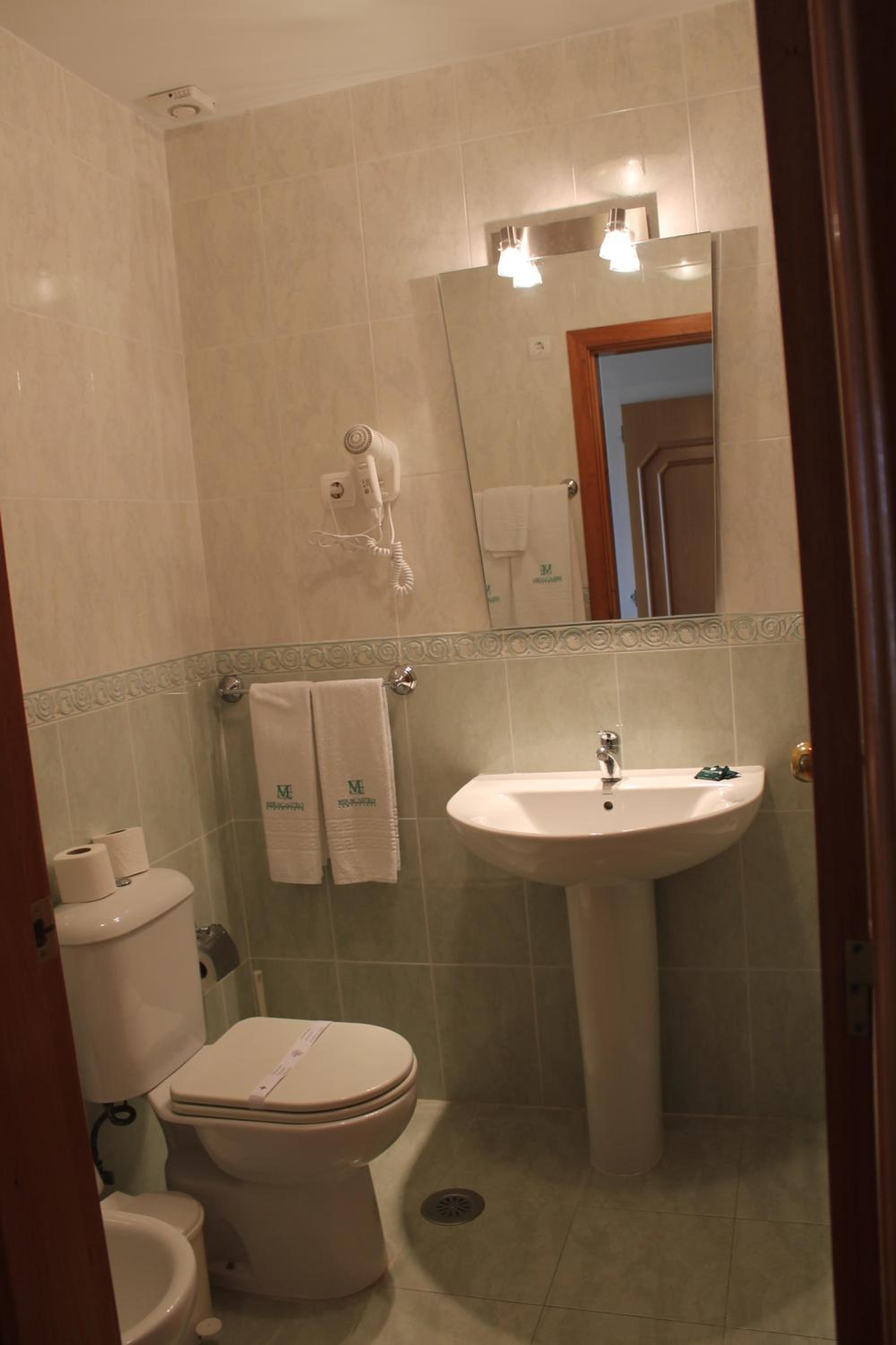 Double Room - Photo 9