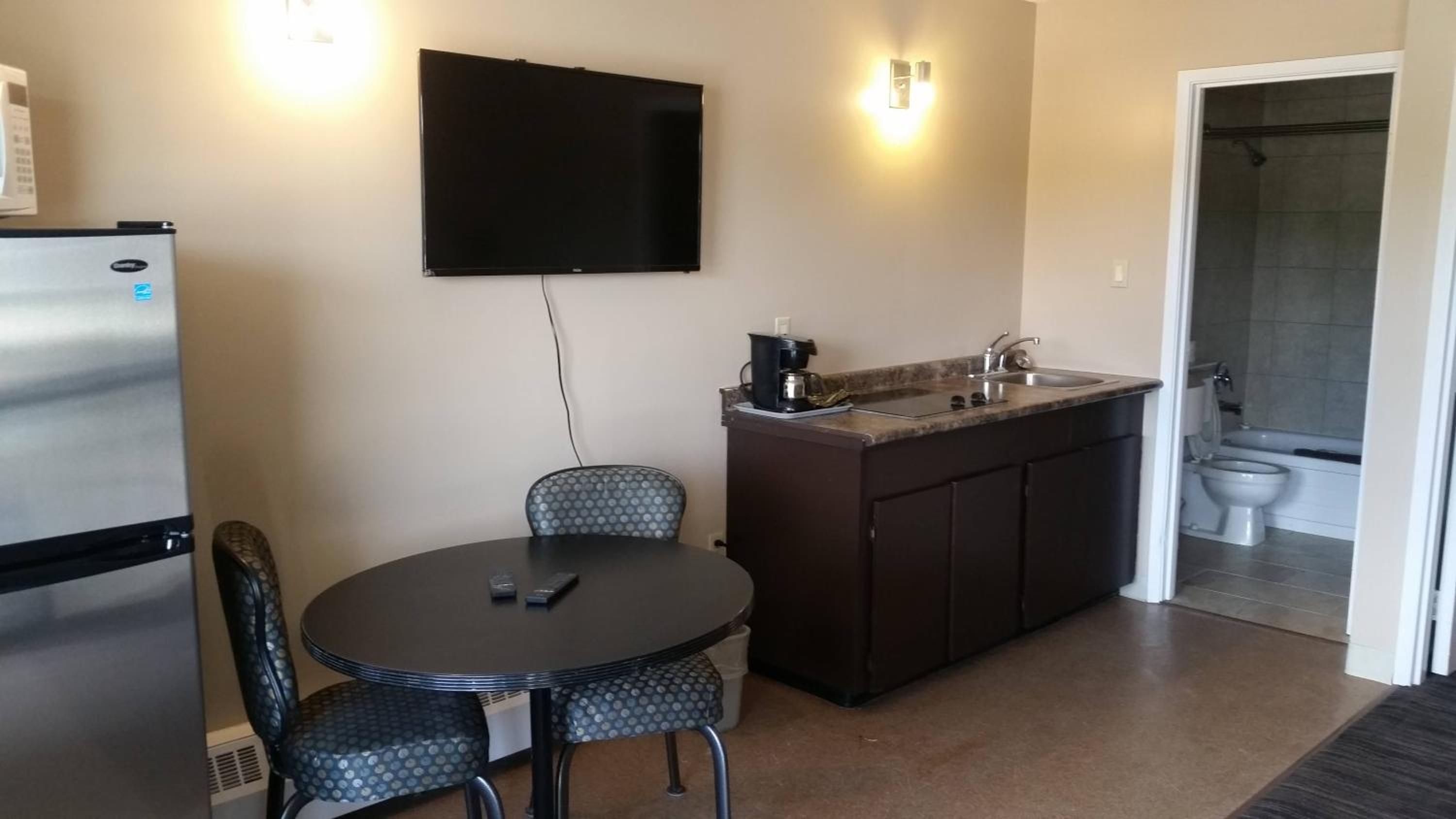 Single Room with Kitchenette photo 2