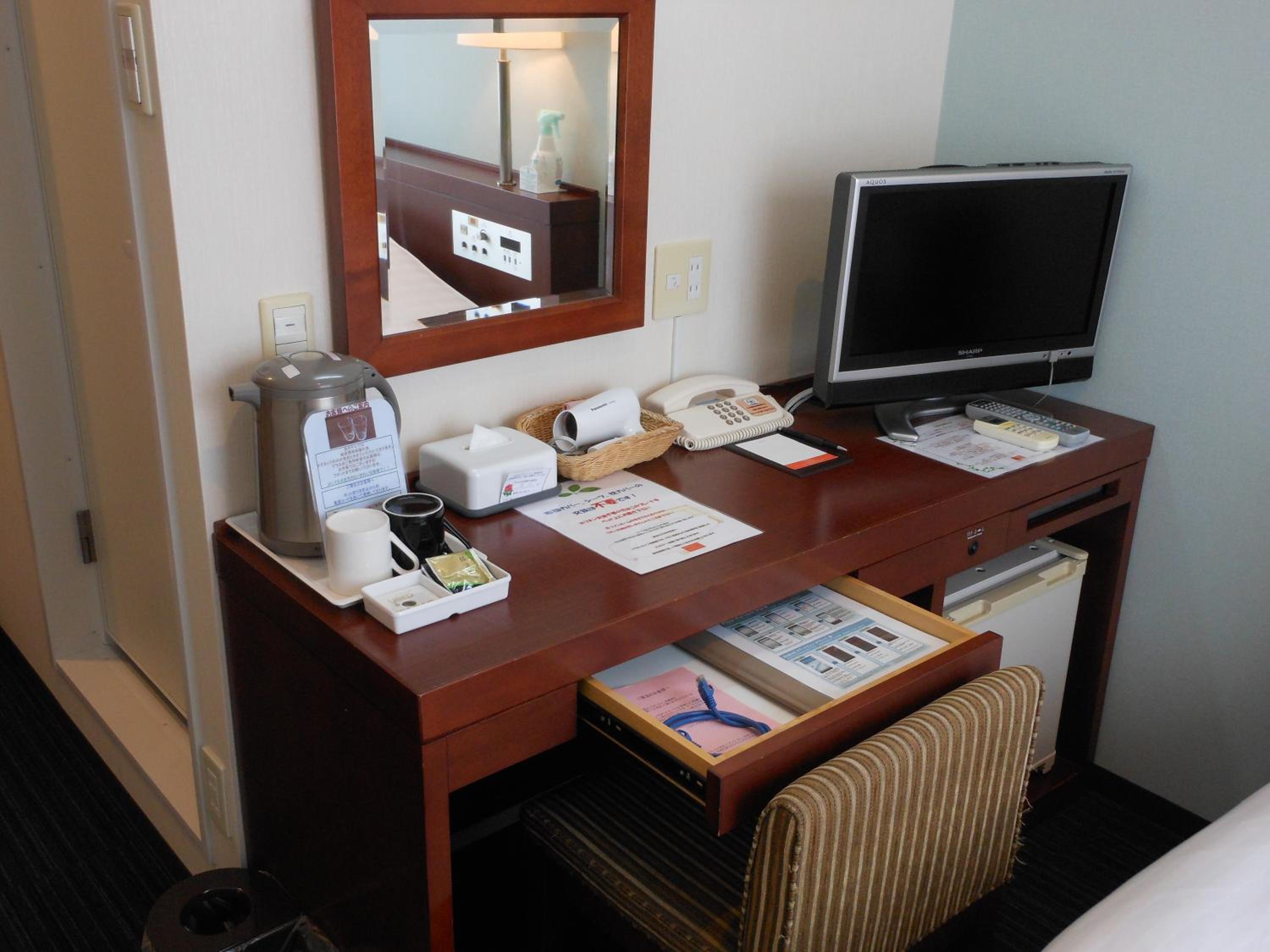 Single Room - Non-Smoking - Photo 8