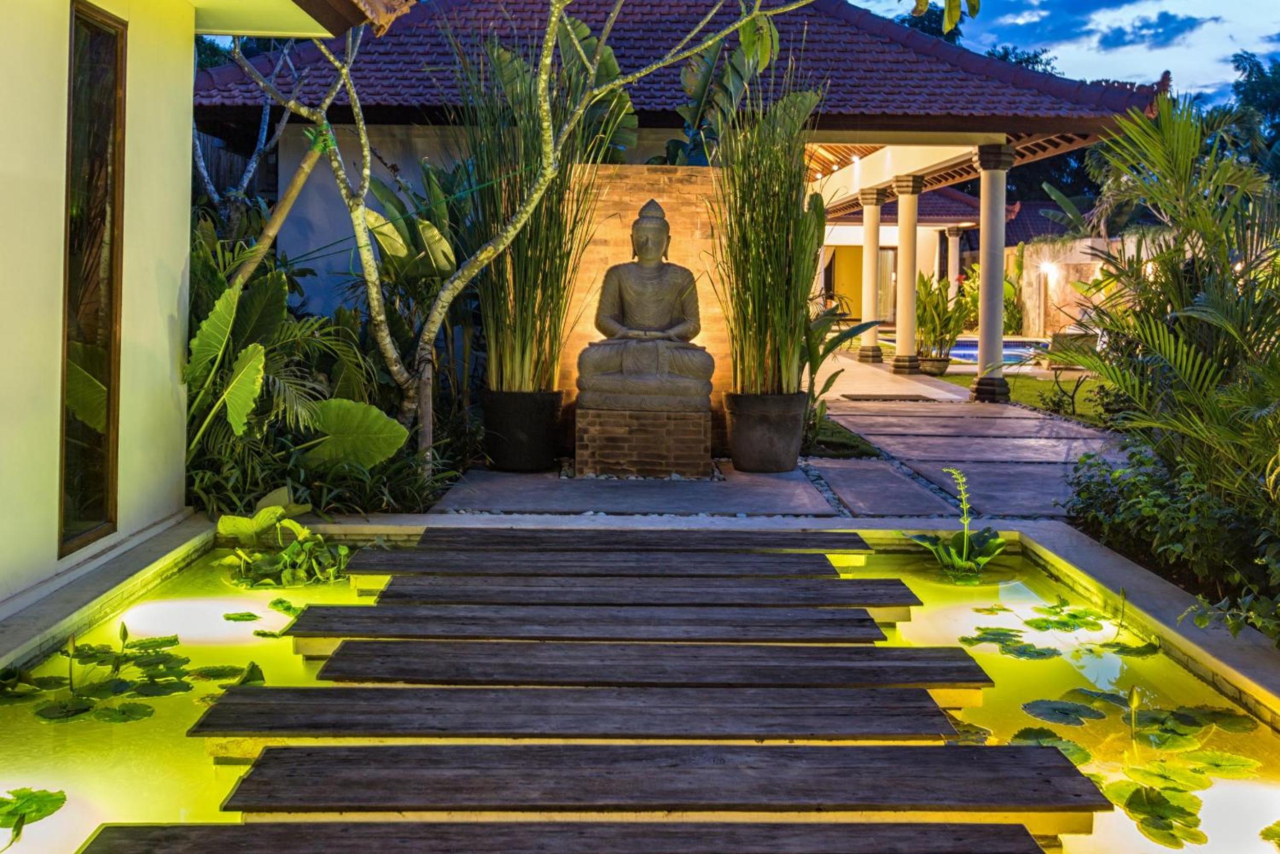Three-Bedroom Villa photo 2