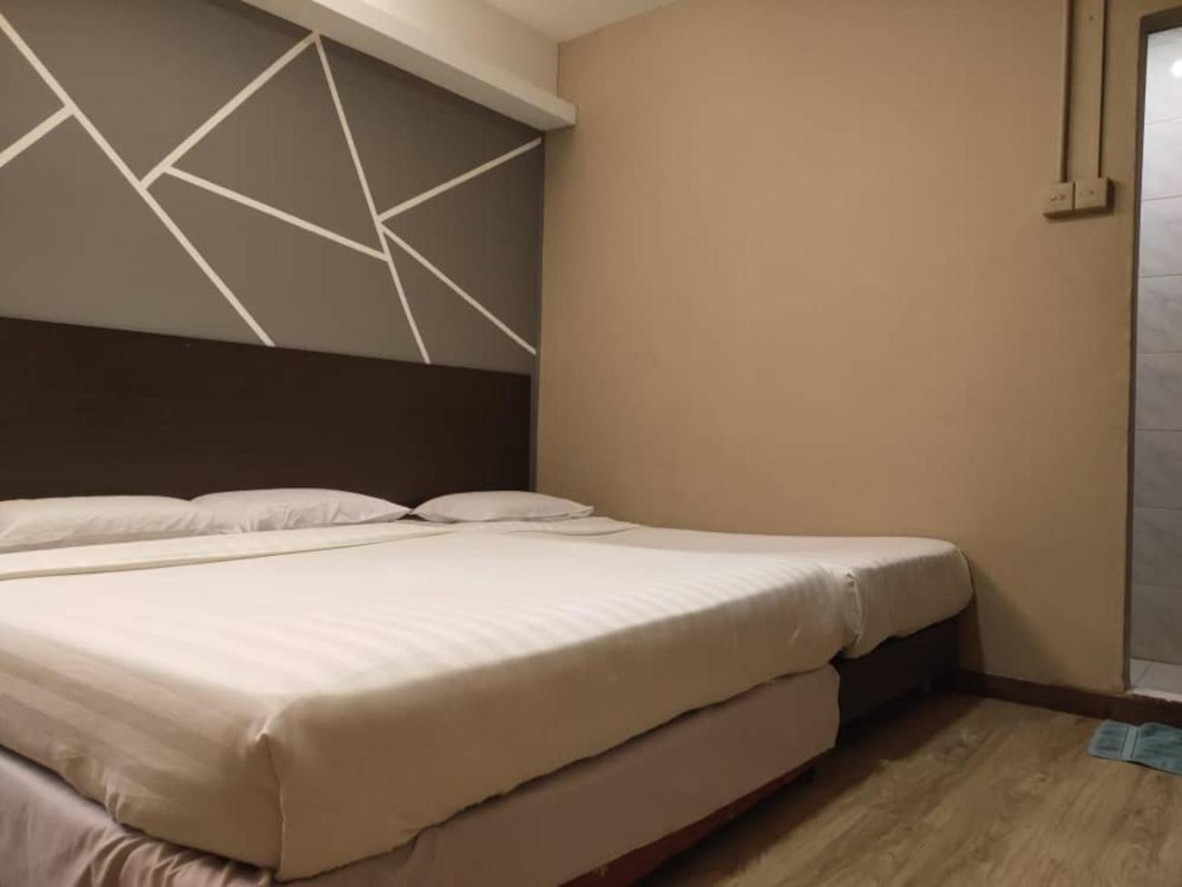 Triple Room with Private Bathroom photo 3