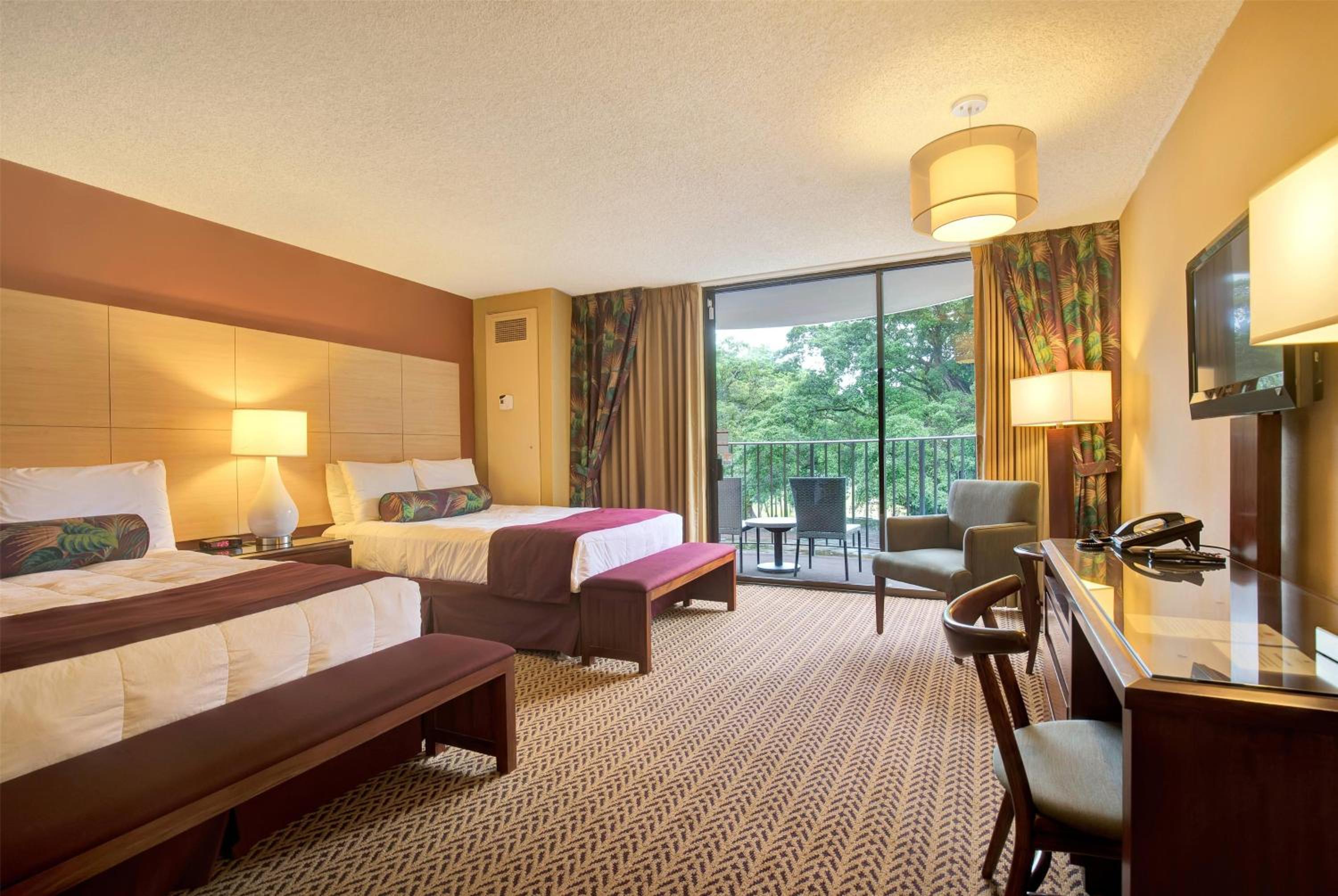 Double Room with Two Double Beds and Banyan View - Non-Smoking