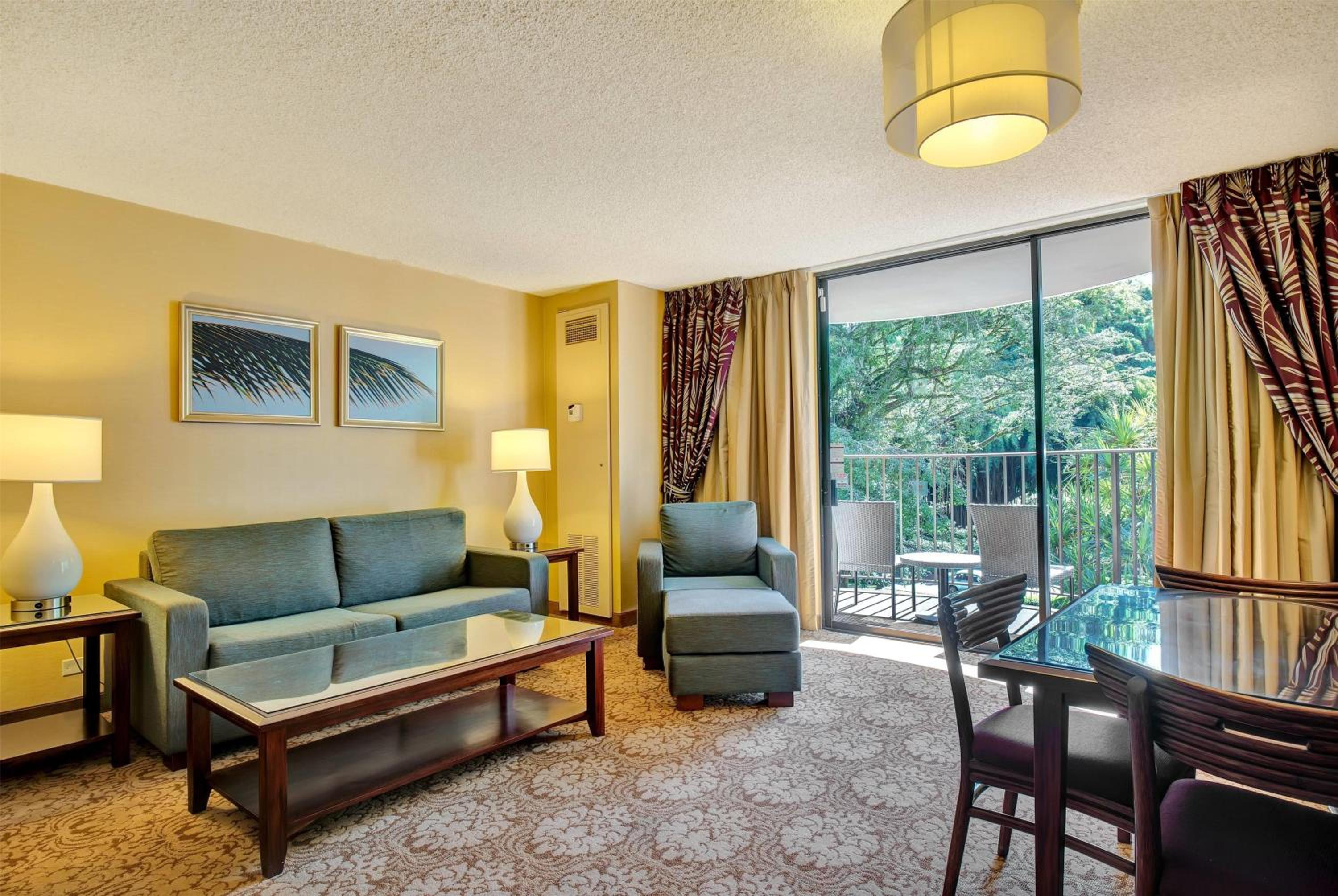 One-Bedroom Junior King Suite with Banyan View - Non-Smoking