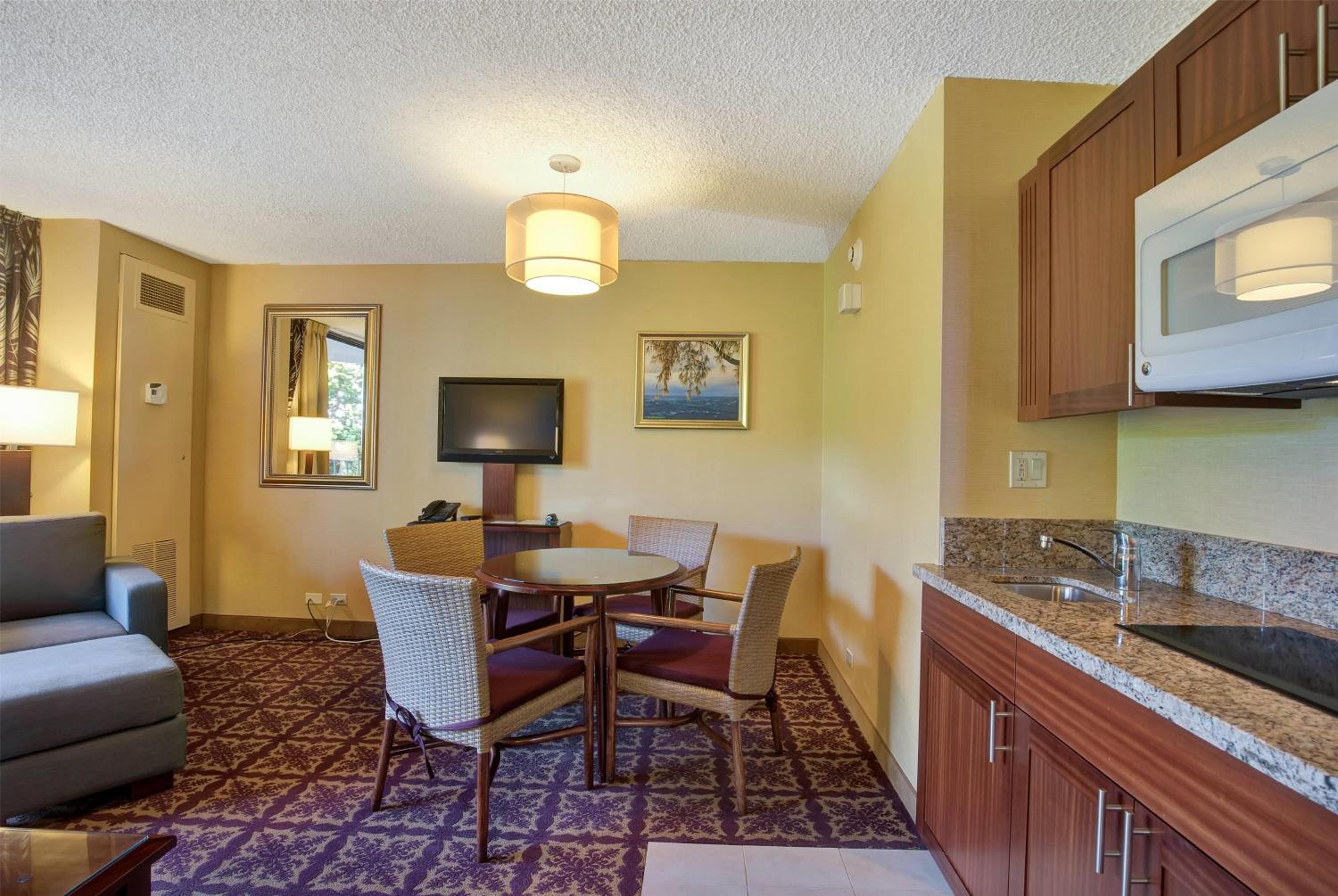 One-Bedroom Suite with Two Queen Beds and Banyan View - Non-Smoking