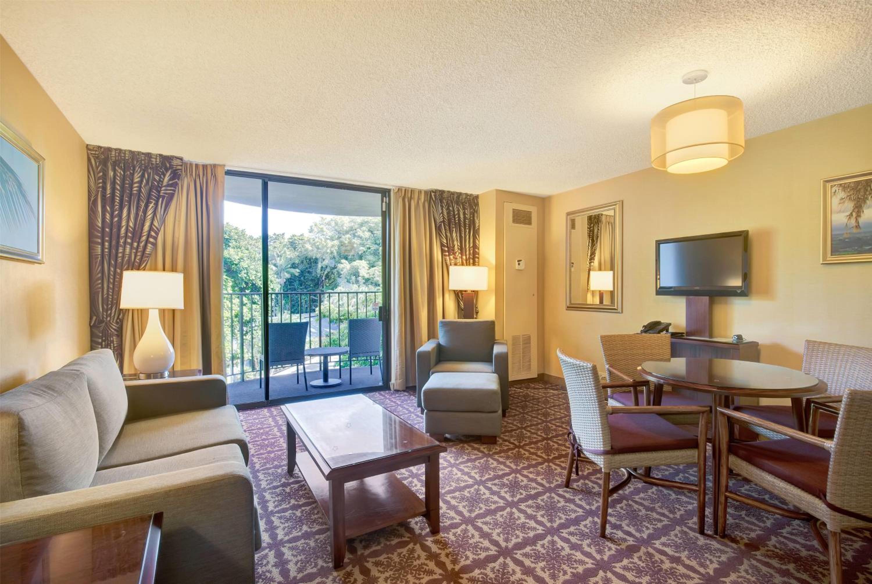 One-Bedroom Suite with Two Queen Beds and Banyan View - Non-Smoking