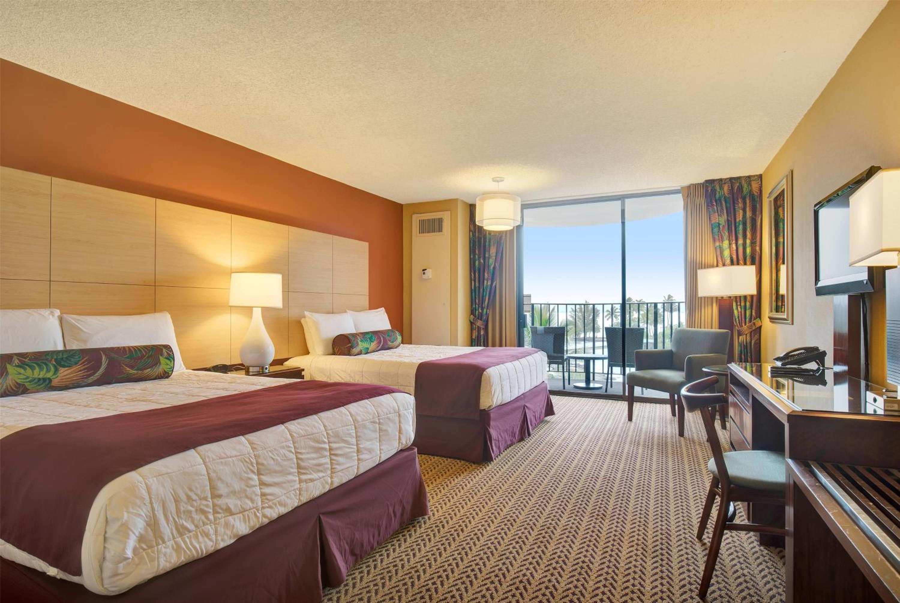 One-Bedroom Suite with Two Queen Beds and Ocean View - Non-Smoking