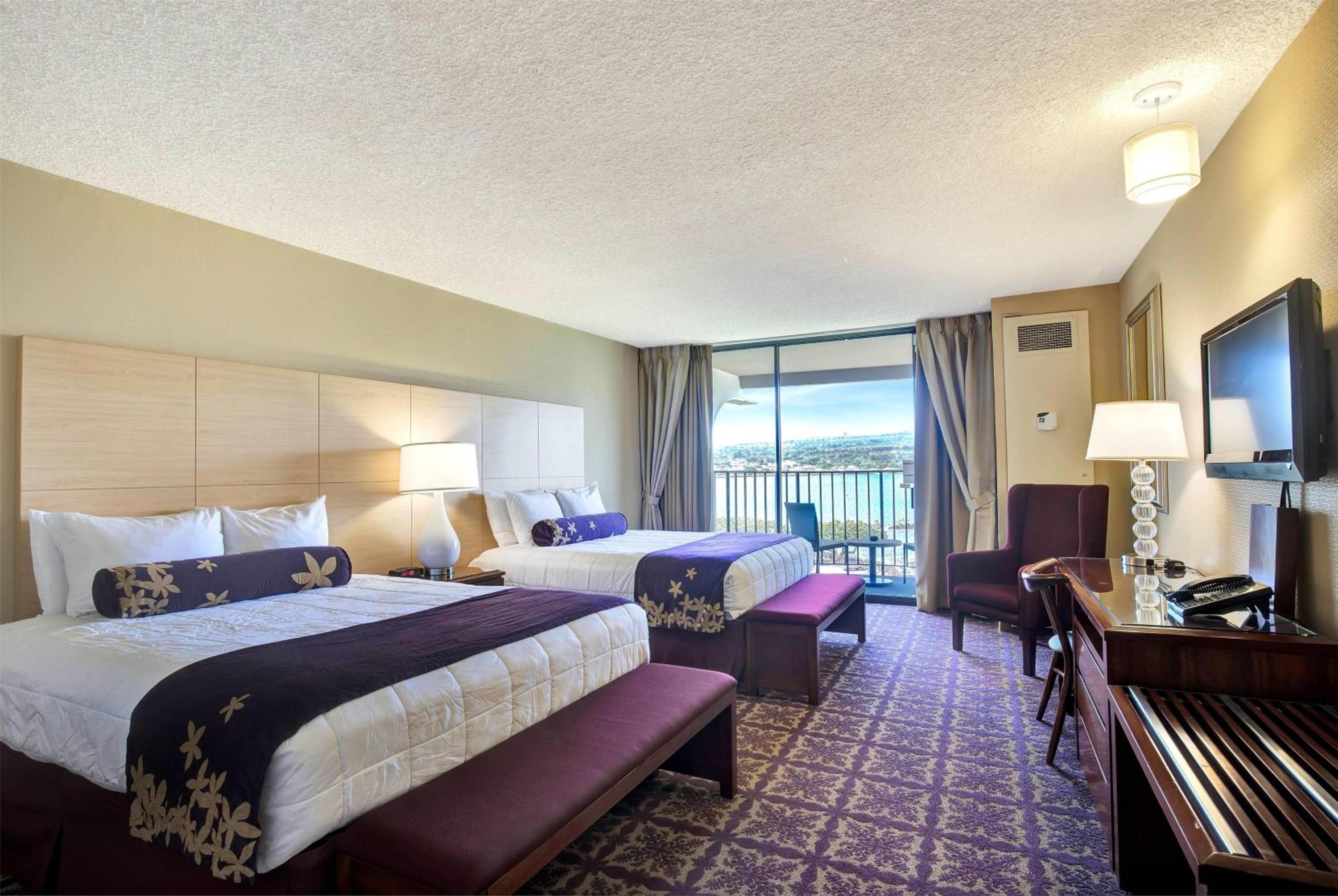 One-Bedroom Oceanfront Suite with Two Queen Beds - Non-Smoking