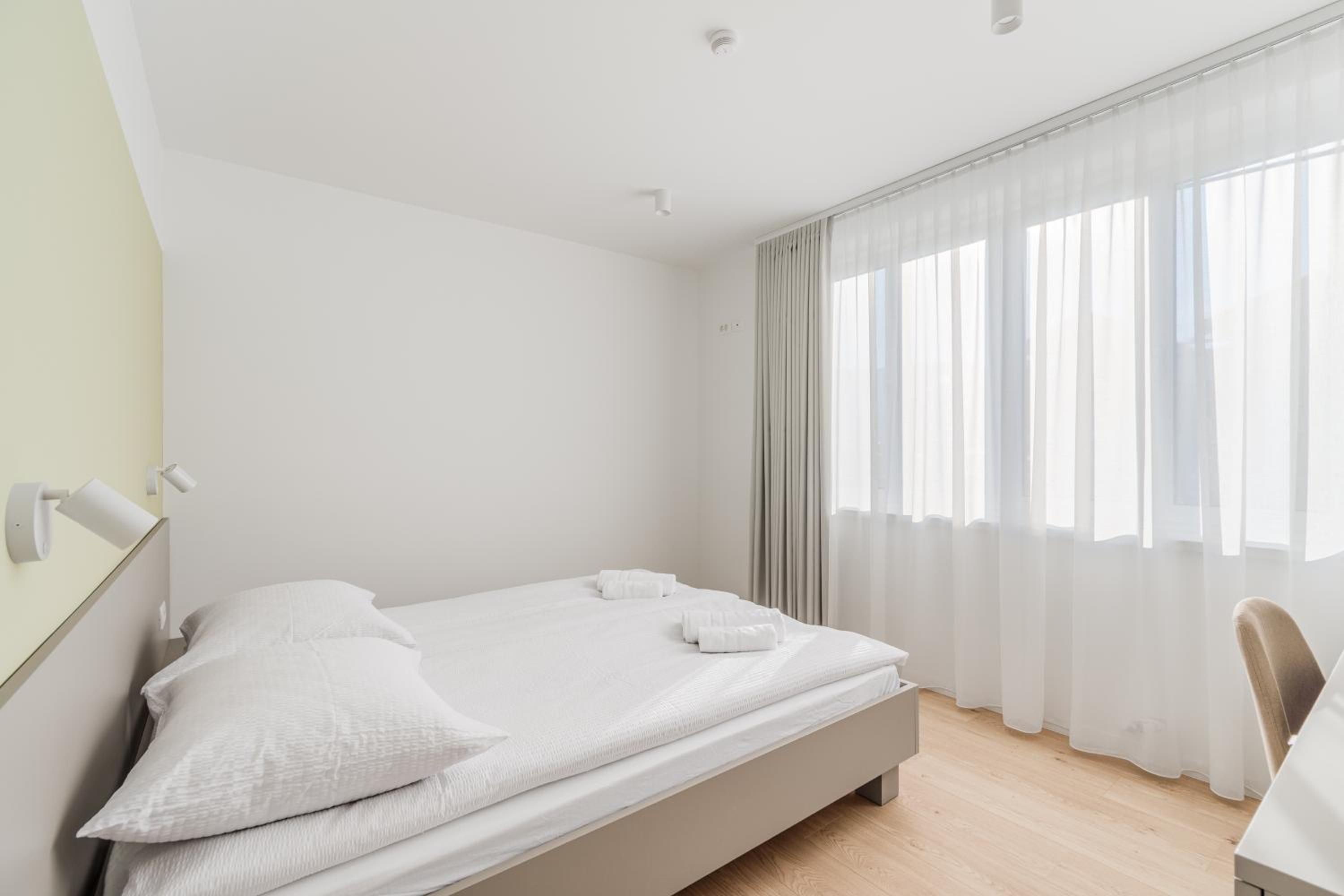 Double Room with Shared Bathroom photo 2
