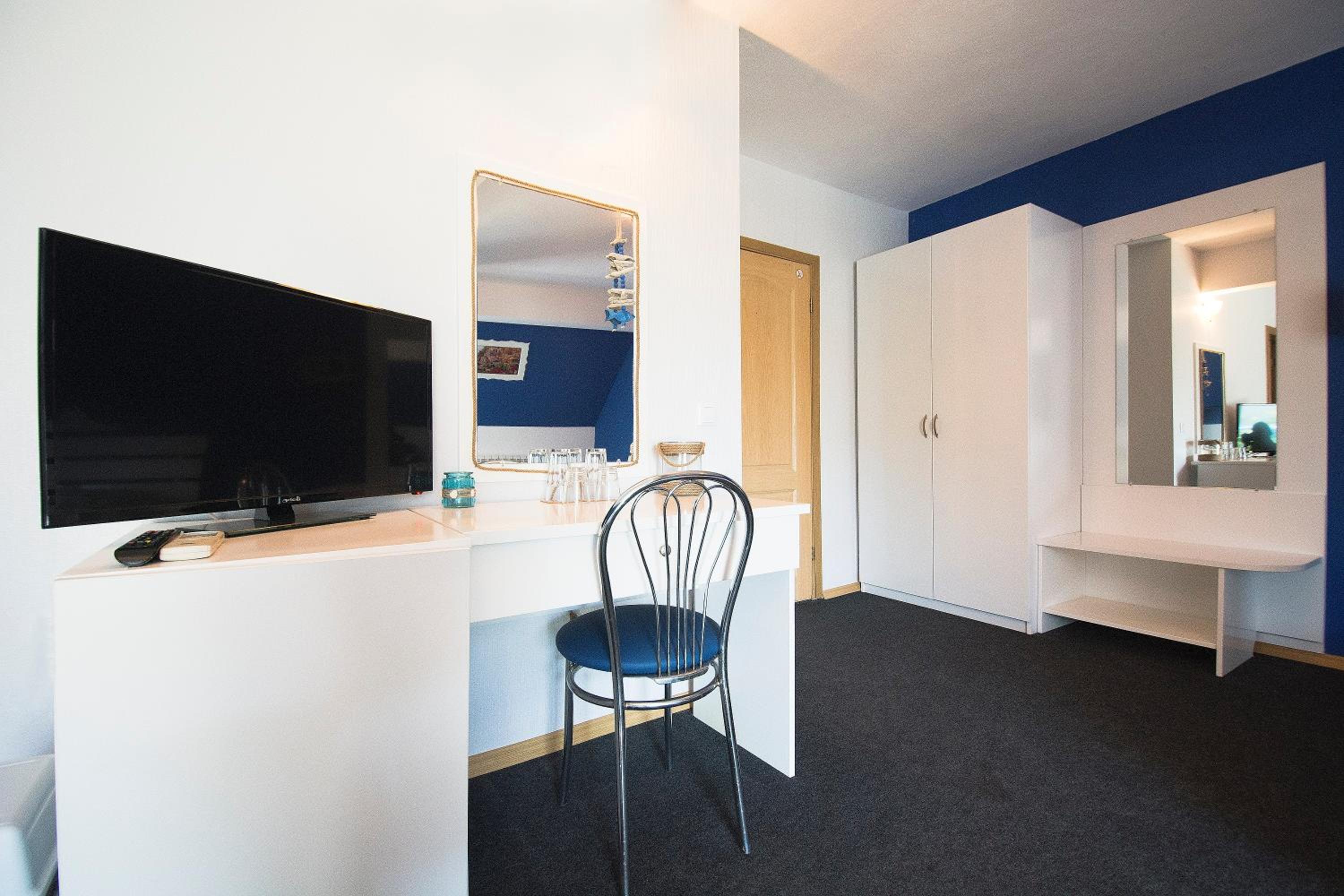 Double Room - Photo 2