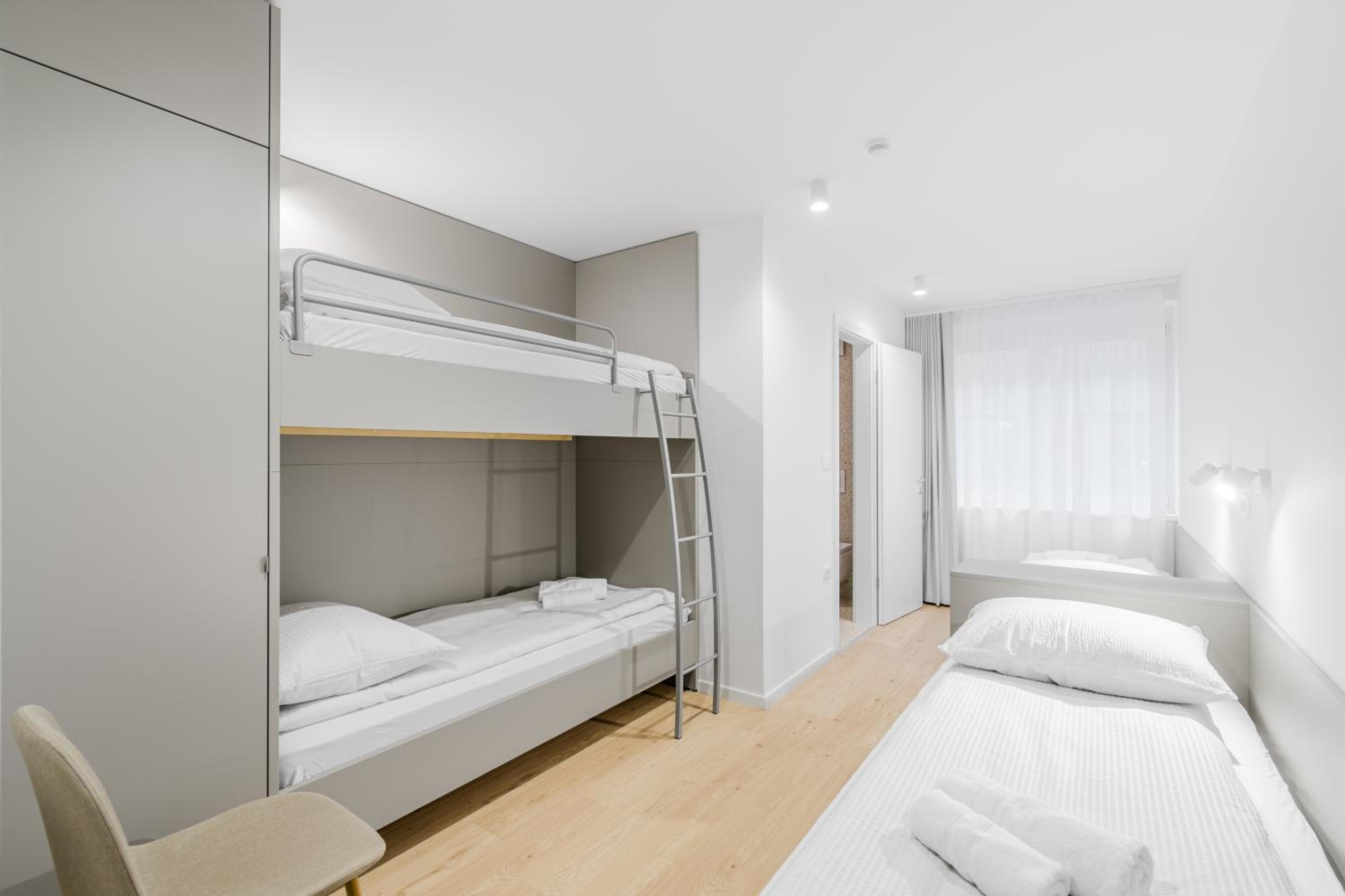 Quadruple Room with Private Bathroom photo 1