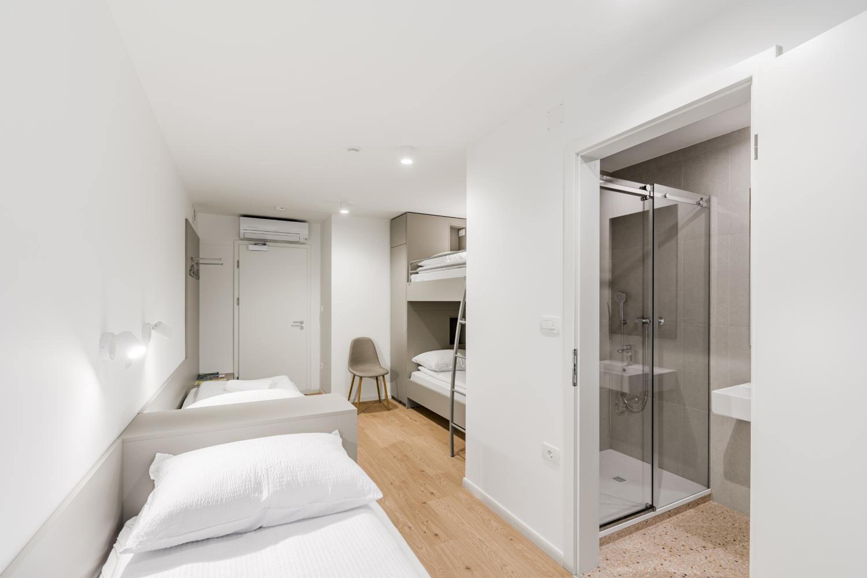 Quadruple Room with Private Bathroom