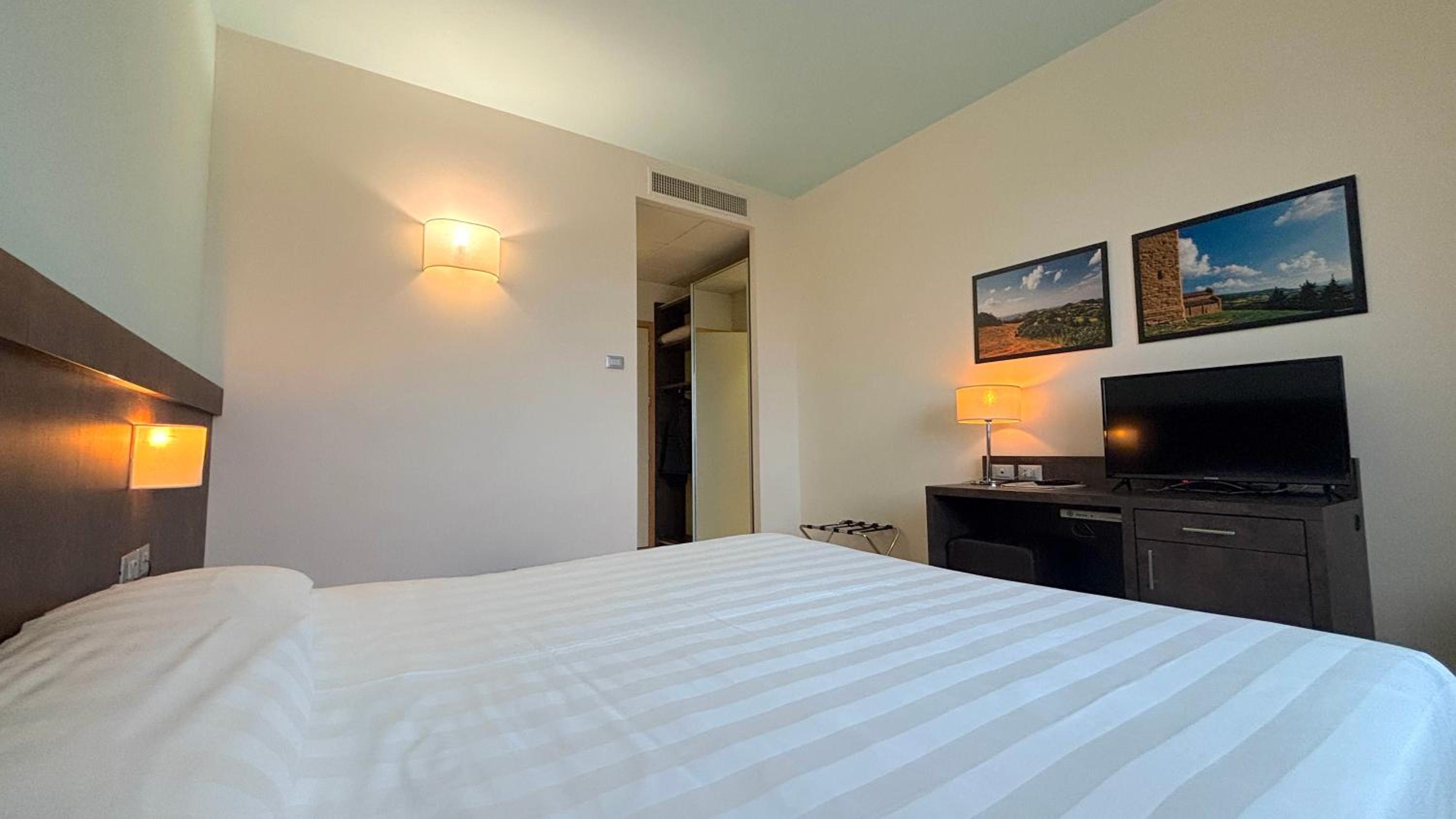 Classic Triple Room photo 2