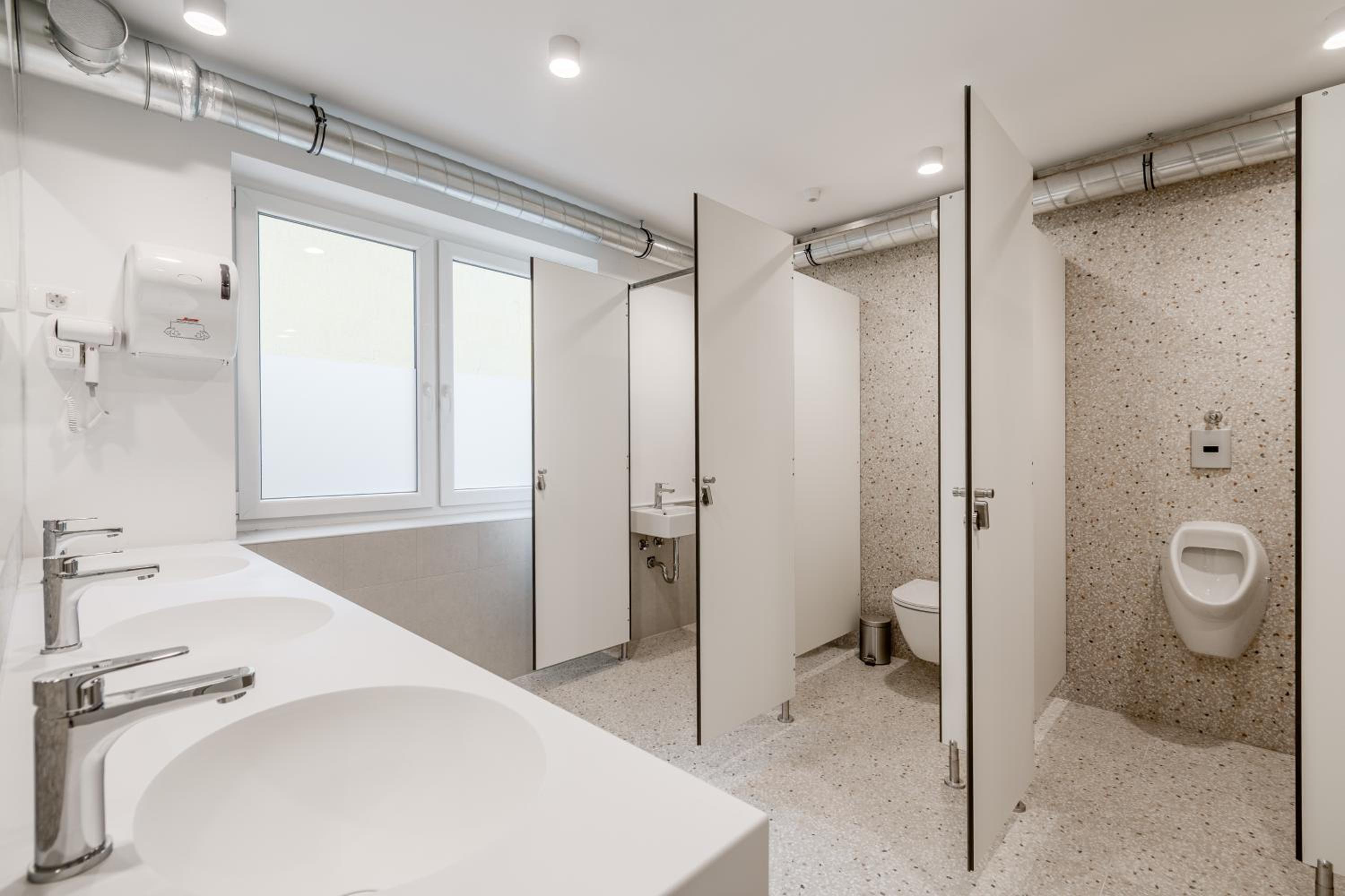 Double Room with Shared Bathroom photo 3