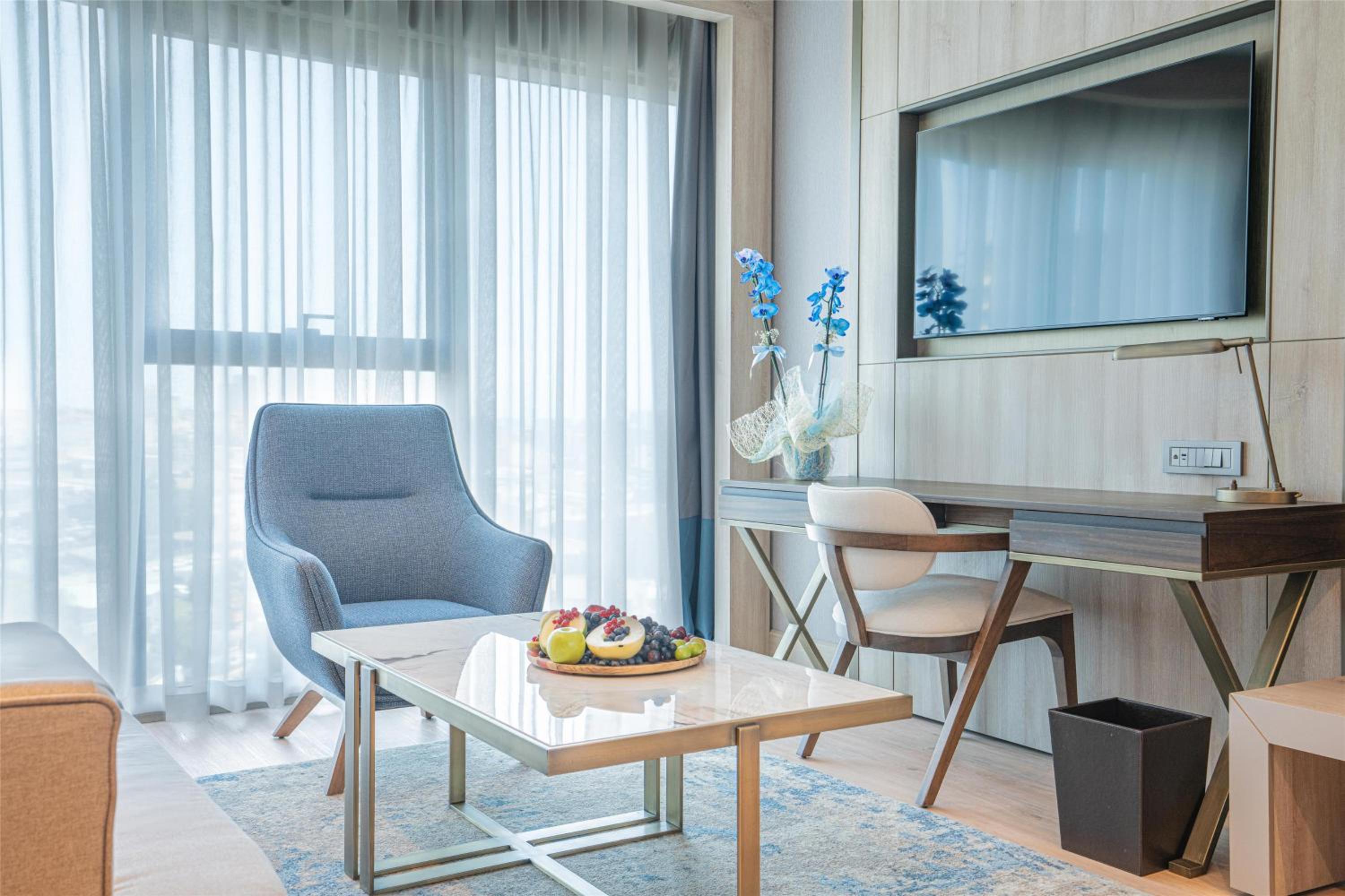 Junior Suite with City View photo 2