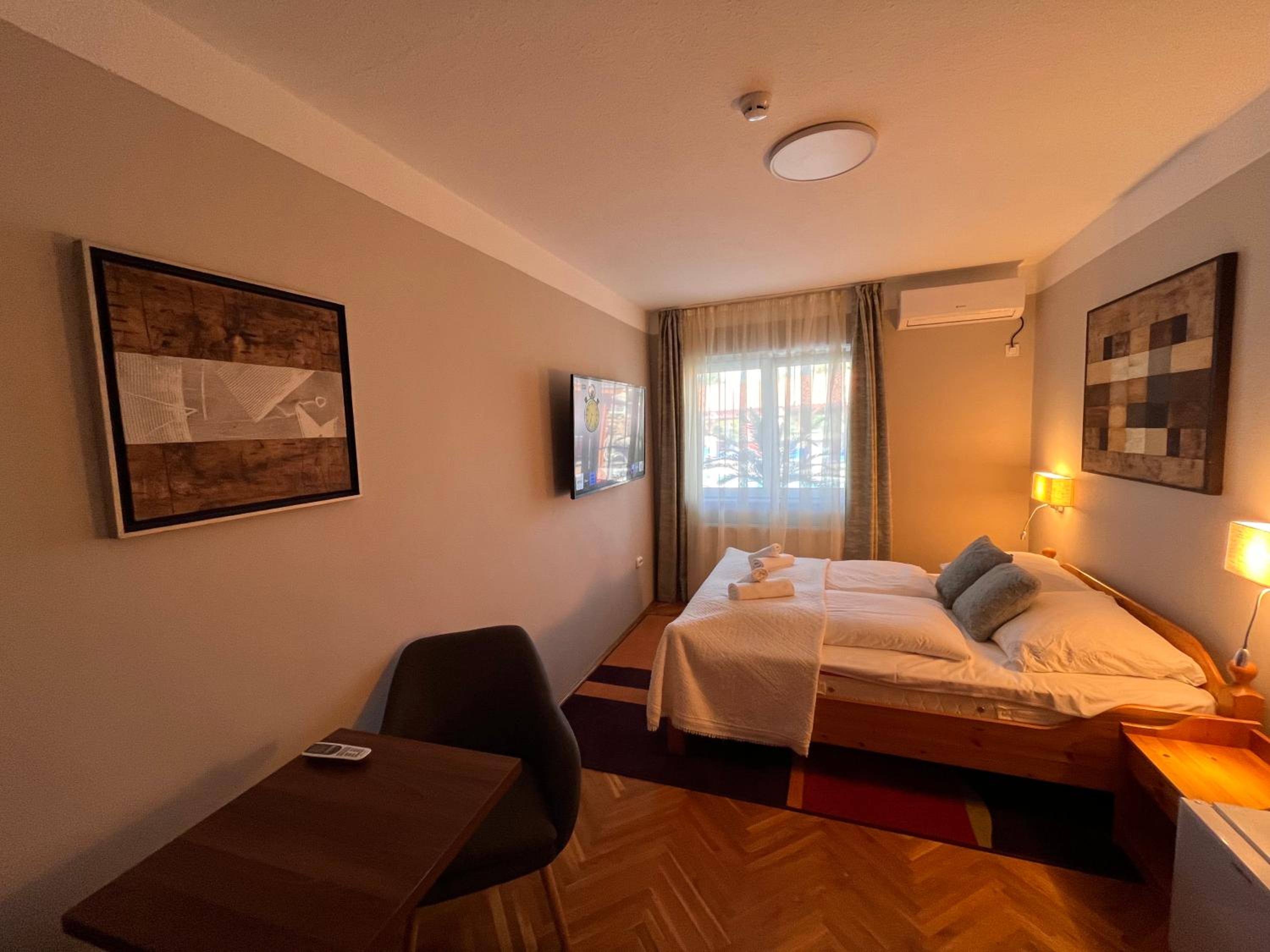 Economy Double Room photo 1