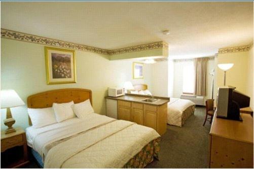 Double Room with Two Double Beds - Non-Smoking - Photo 2